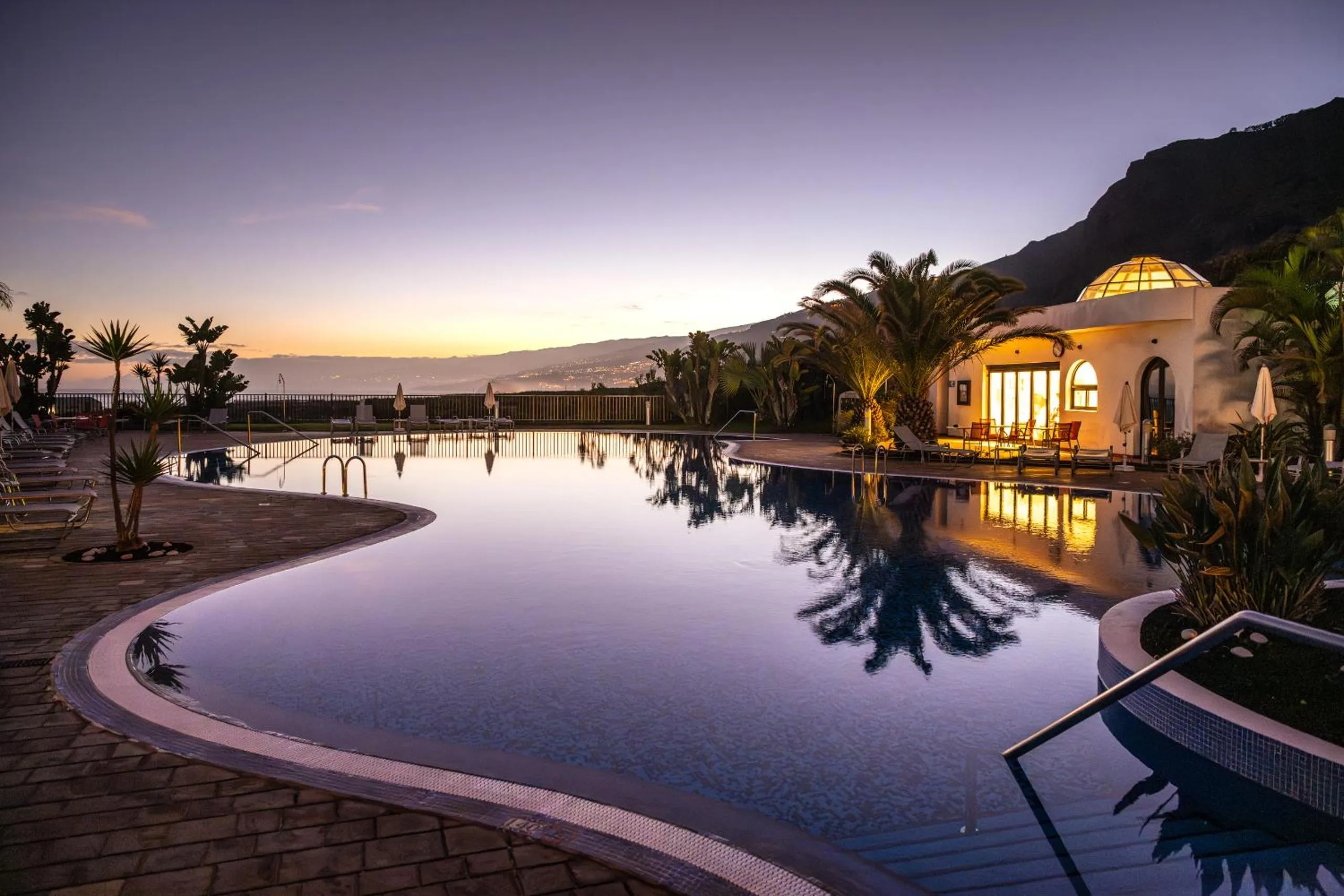 Mountain view in Luz Del Mar