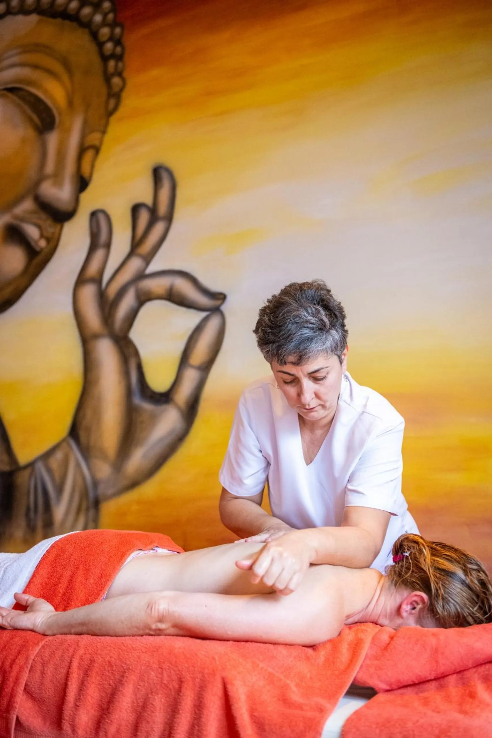 Massage in Luz Del Mar