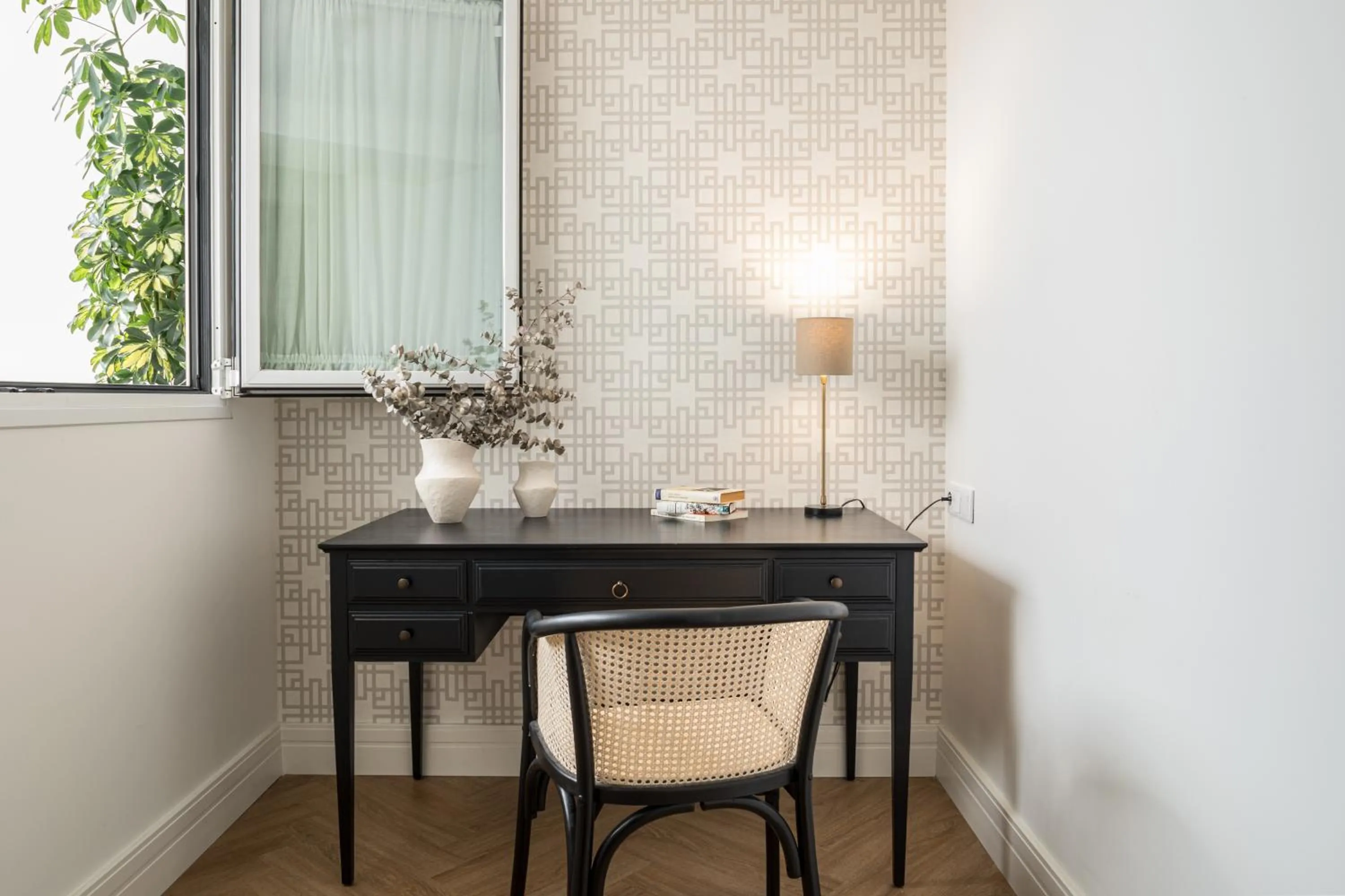 Seating area in Mylu Suites by Puerta Catedral