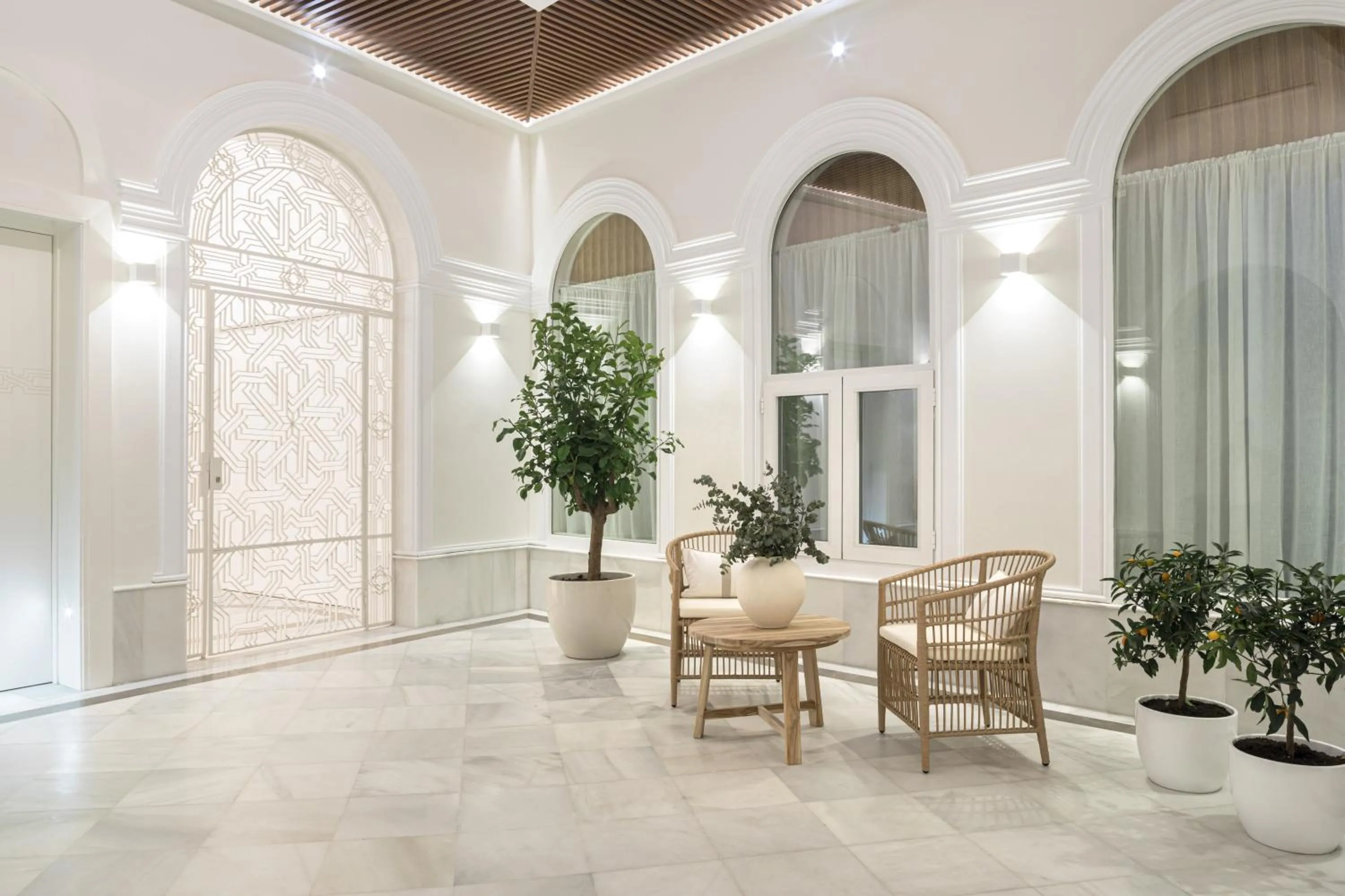 Lobby or reception in Mylu Suites by Puerta Catedral