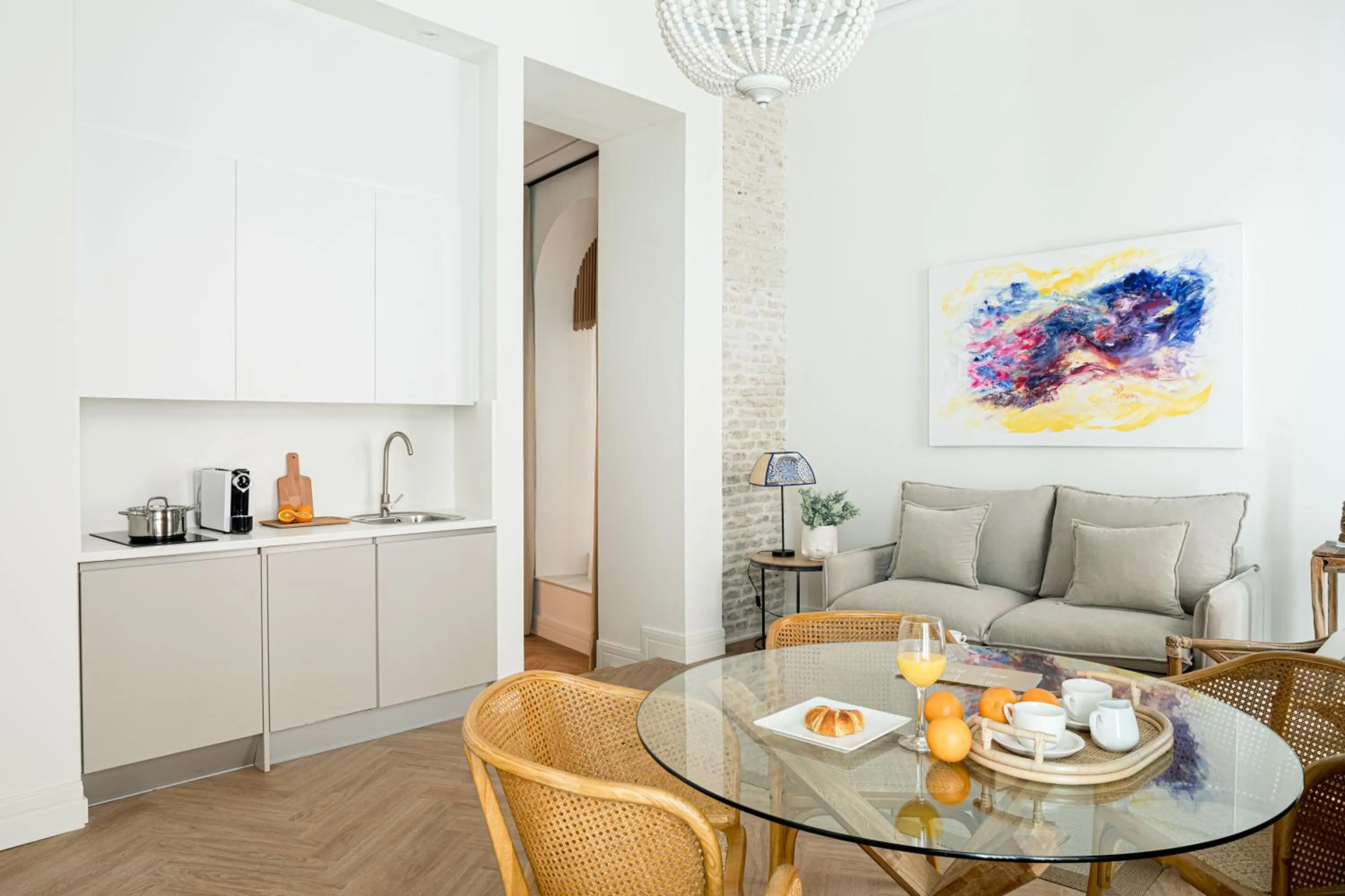 Living room in Mylu Suites by Puerta Catedral