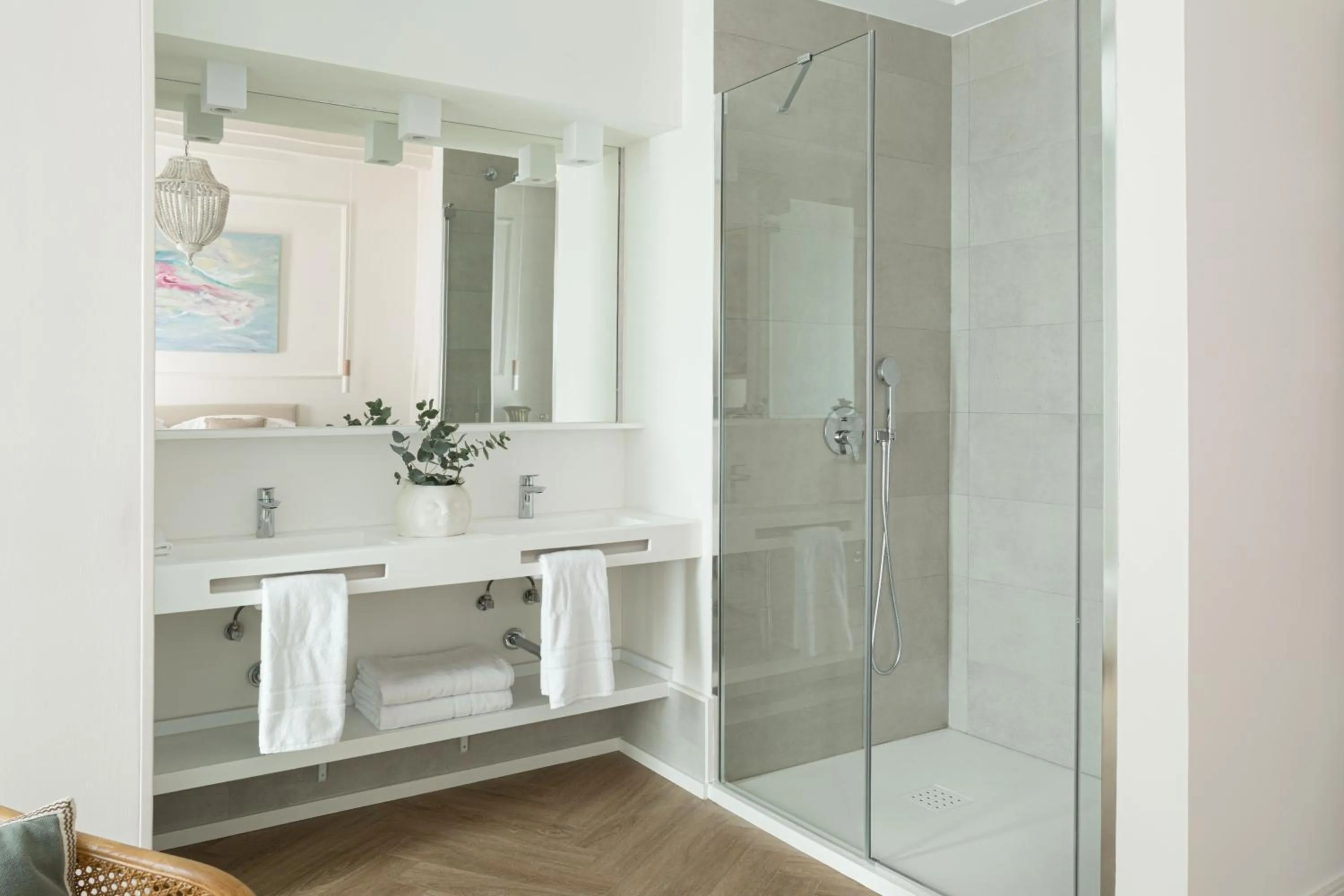 Shower in Mylu Suites by Puerta Catedral