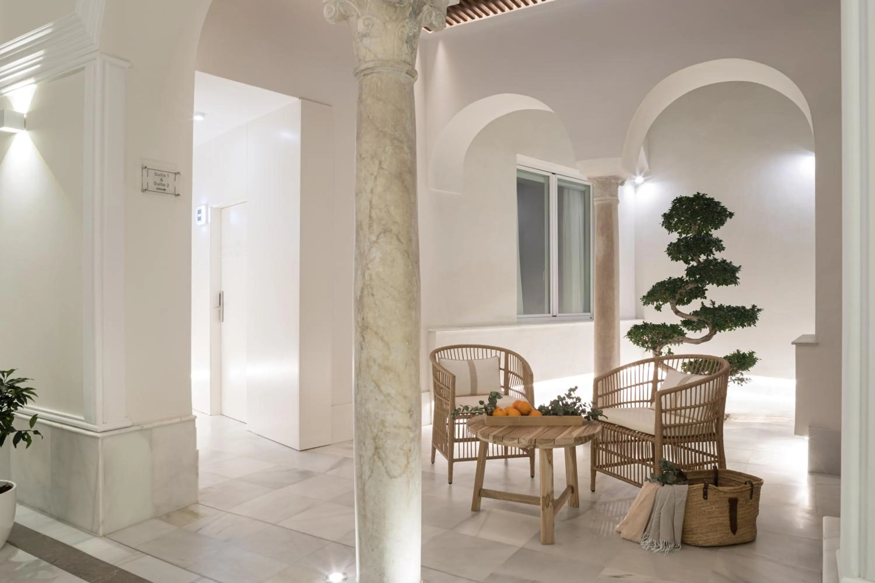 Patio in Mylu Suites by Puerta Catedral