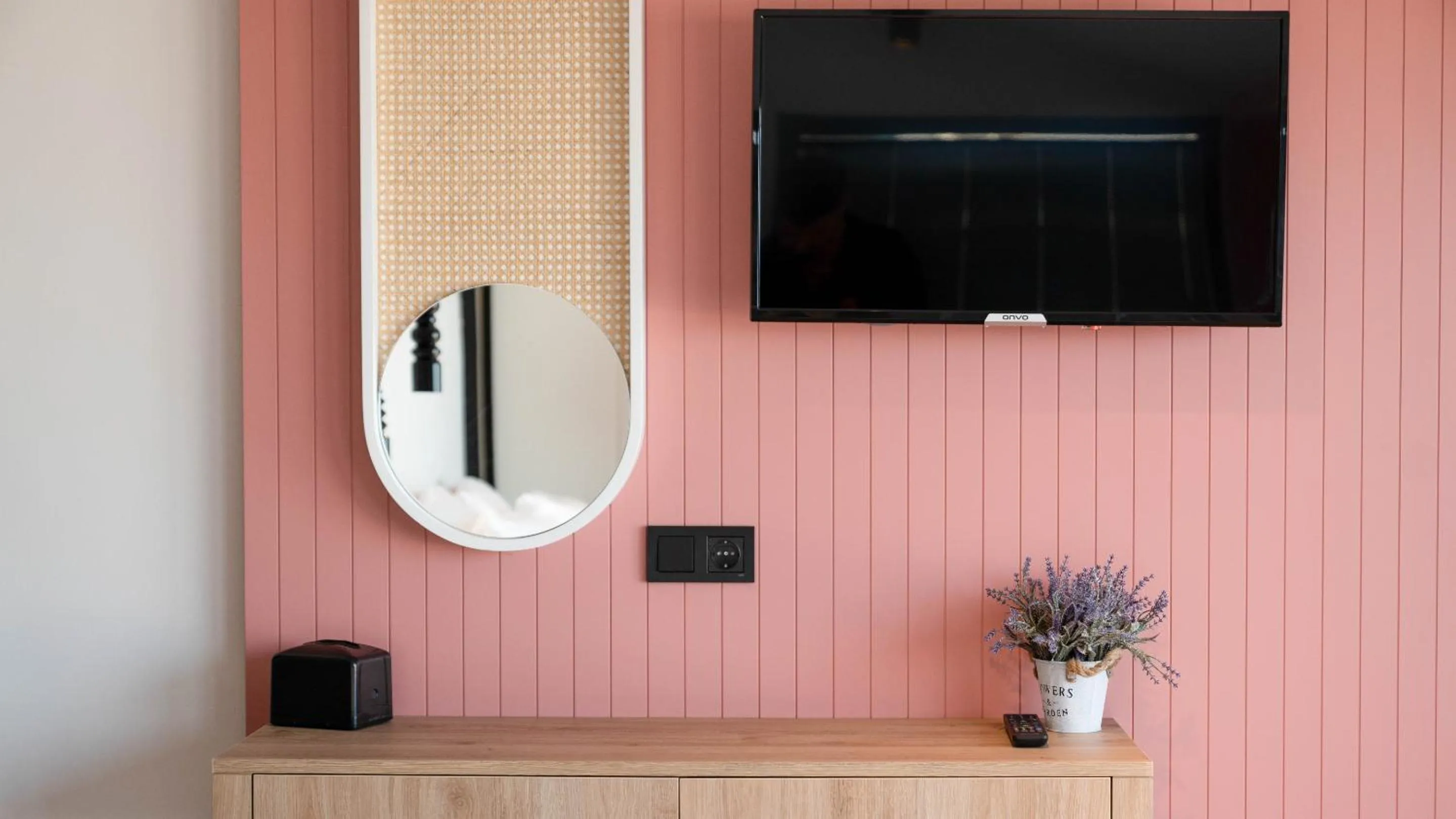 Decorative detail in Just Inn City