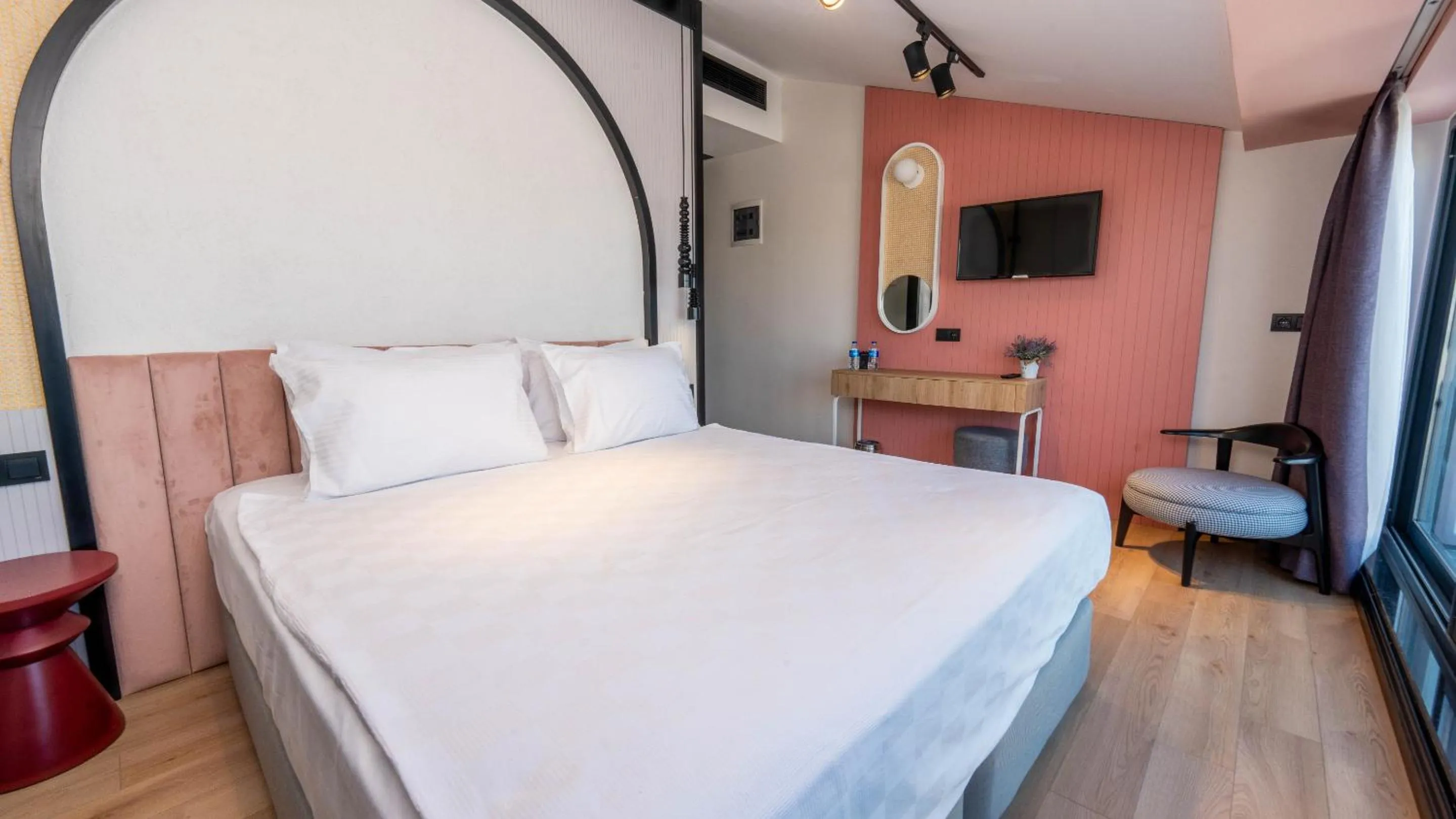 Photo of the whole room in Just Inn City