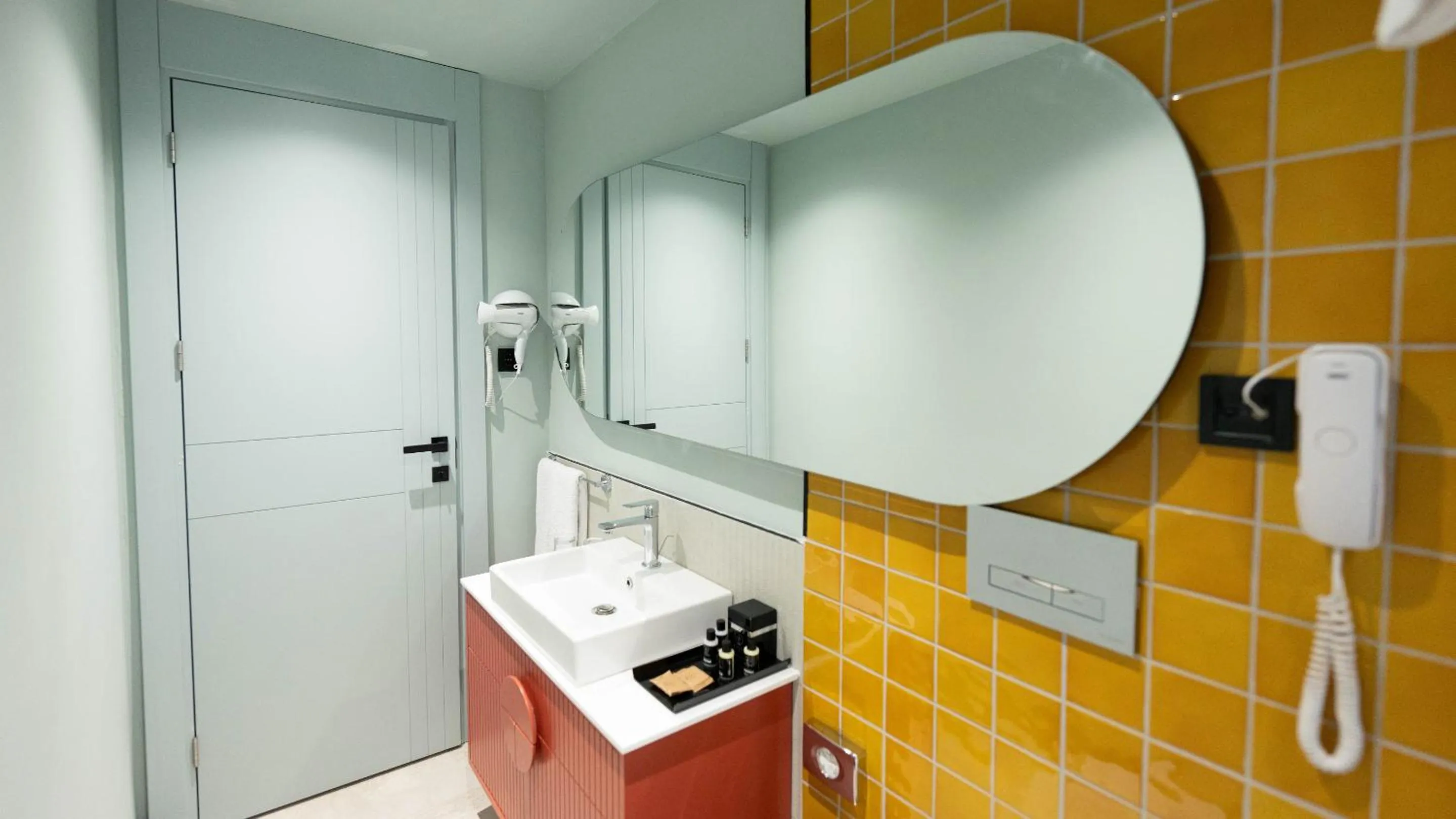 Toilet in Just Inn City