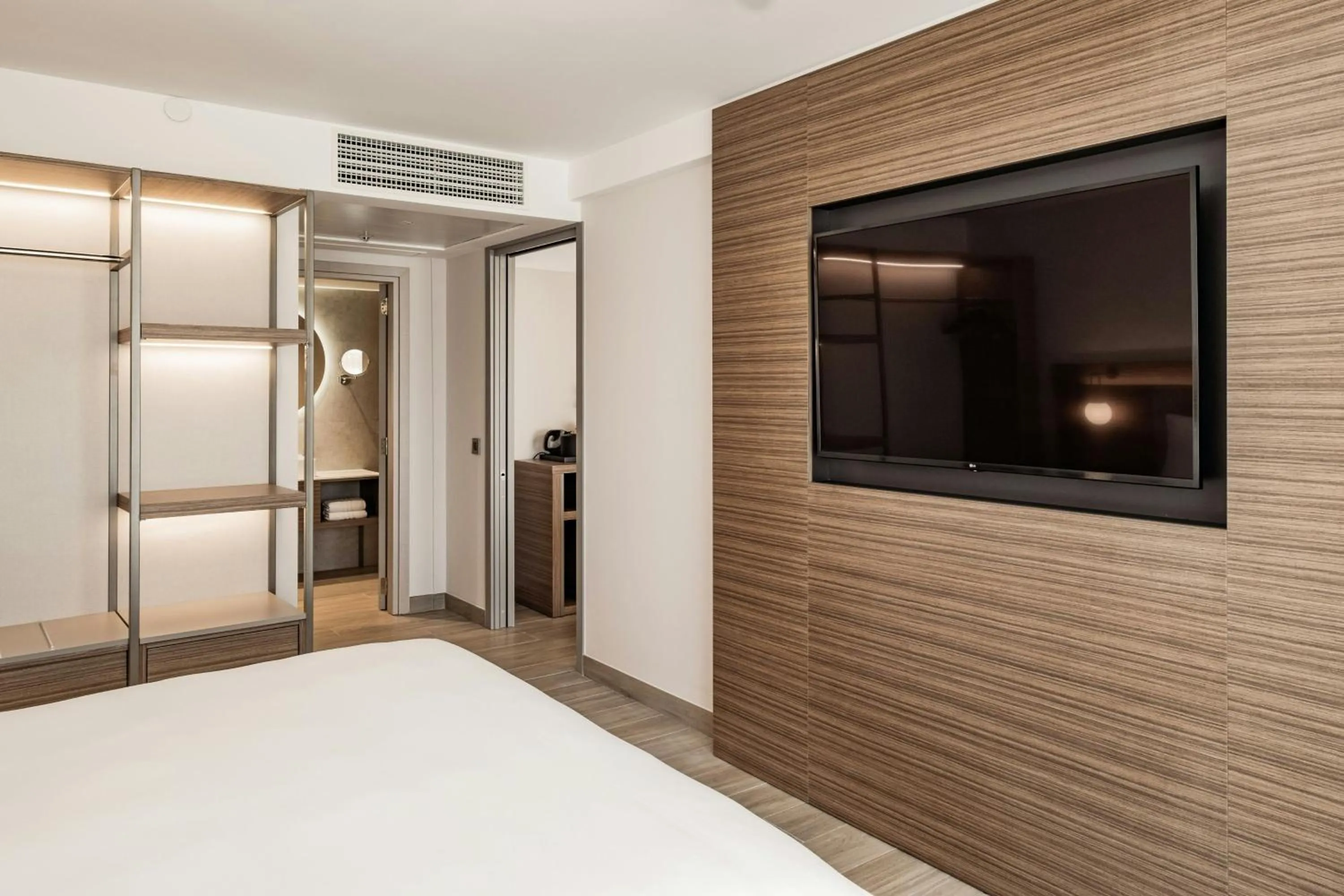 Photo of the whole room, Bed in AC Hotel by Marriott St Julian's