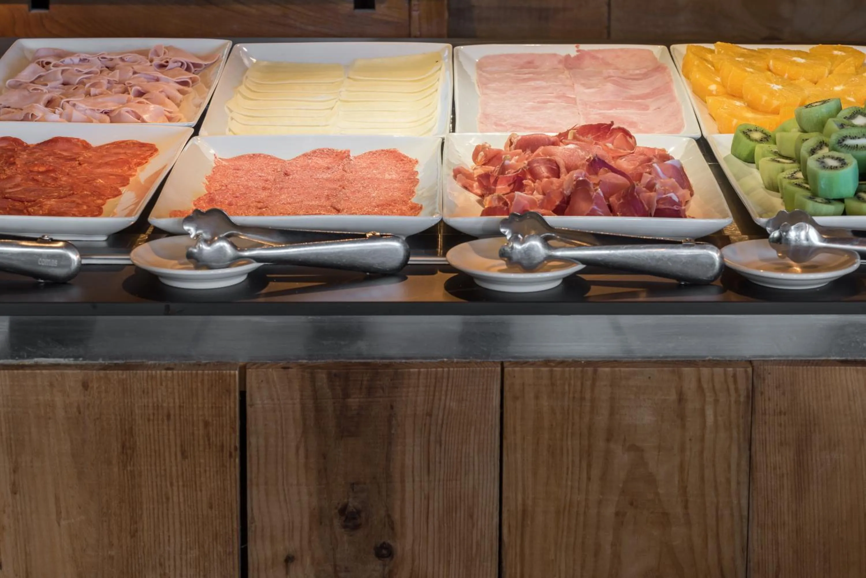 Buffet breakfast in SNÖ Hotel Formigal