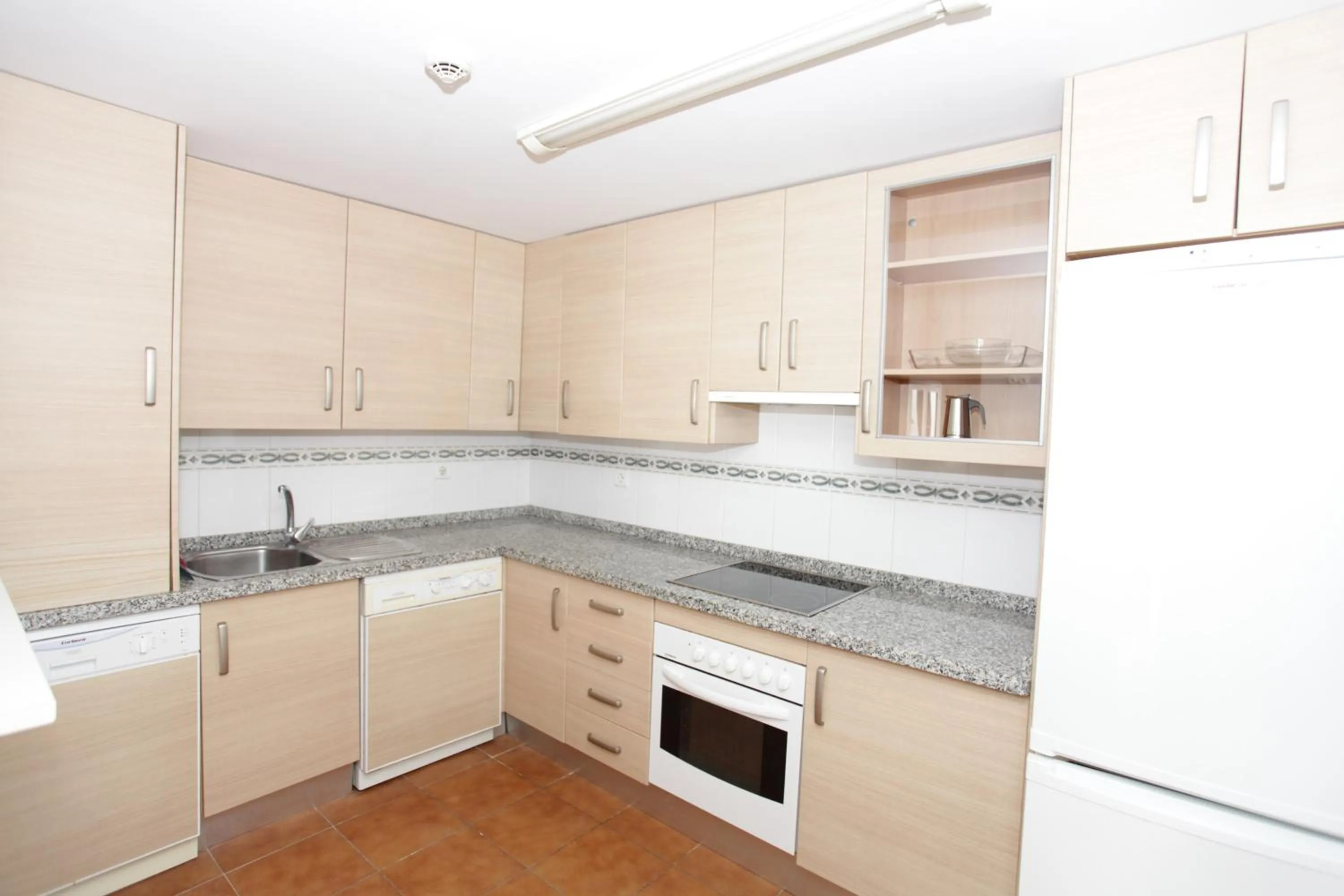 Kitchen or kitchenette in Hotel Apartamentos Manilva Sun