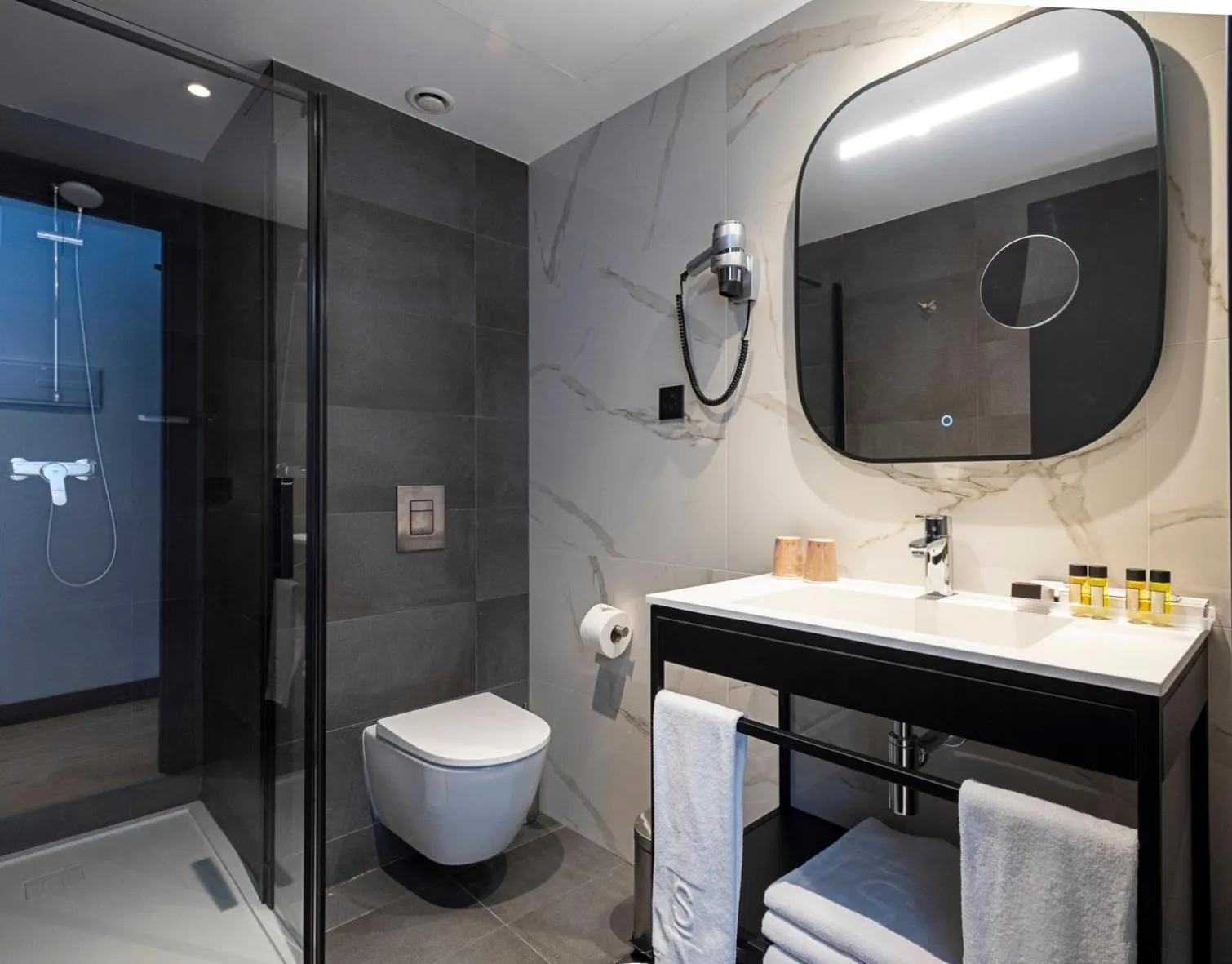 Bathroom in Sercotel Plana Suites