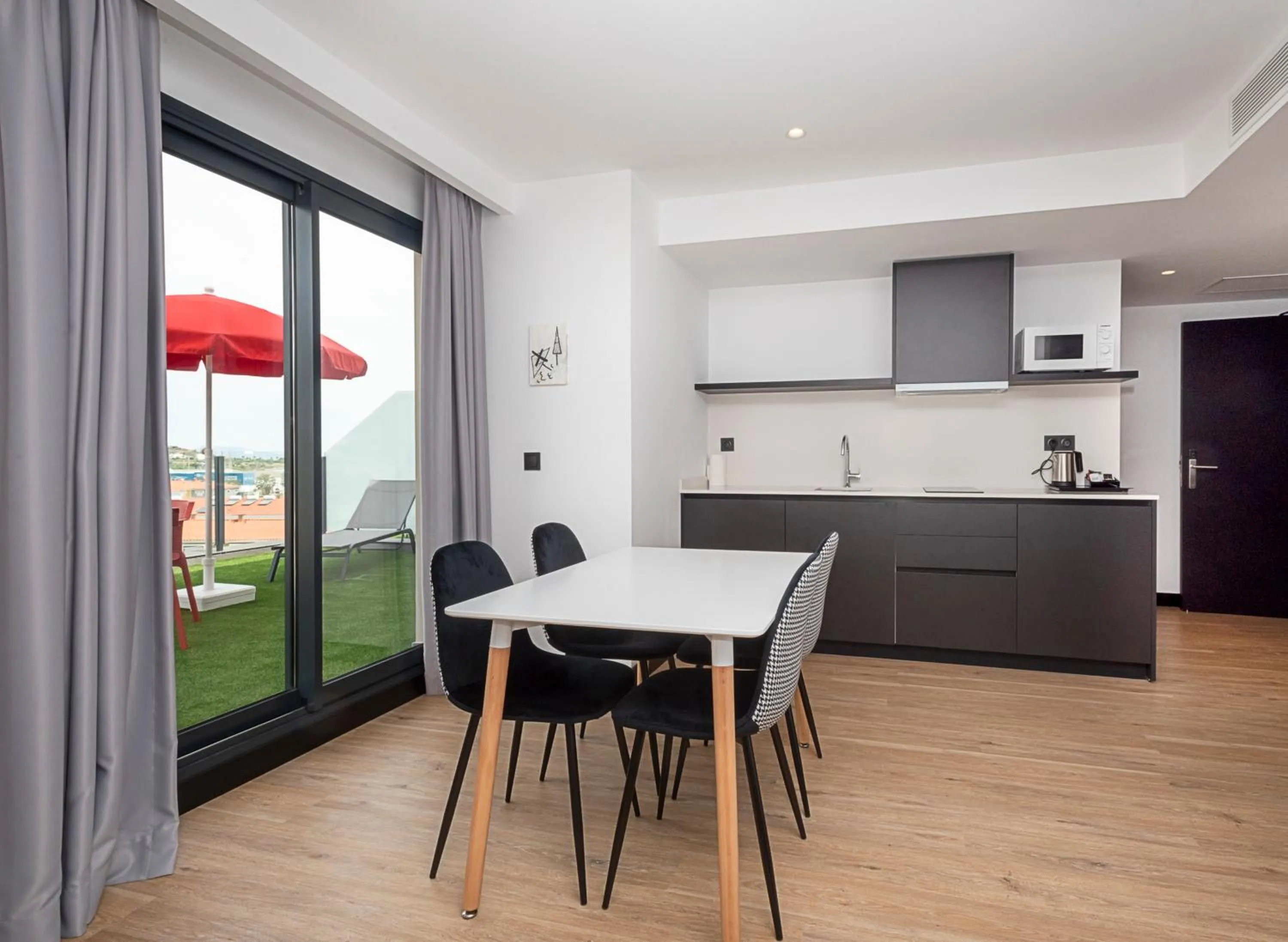 kitchen in Sercotel Plana Suites