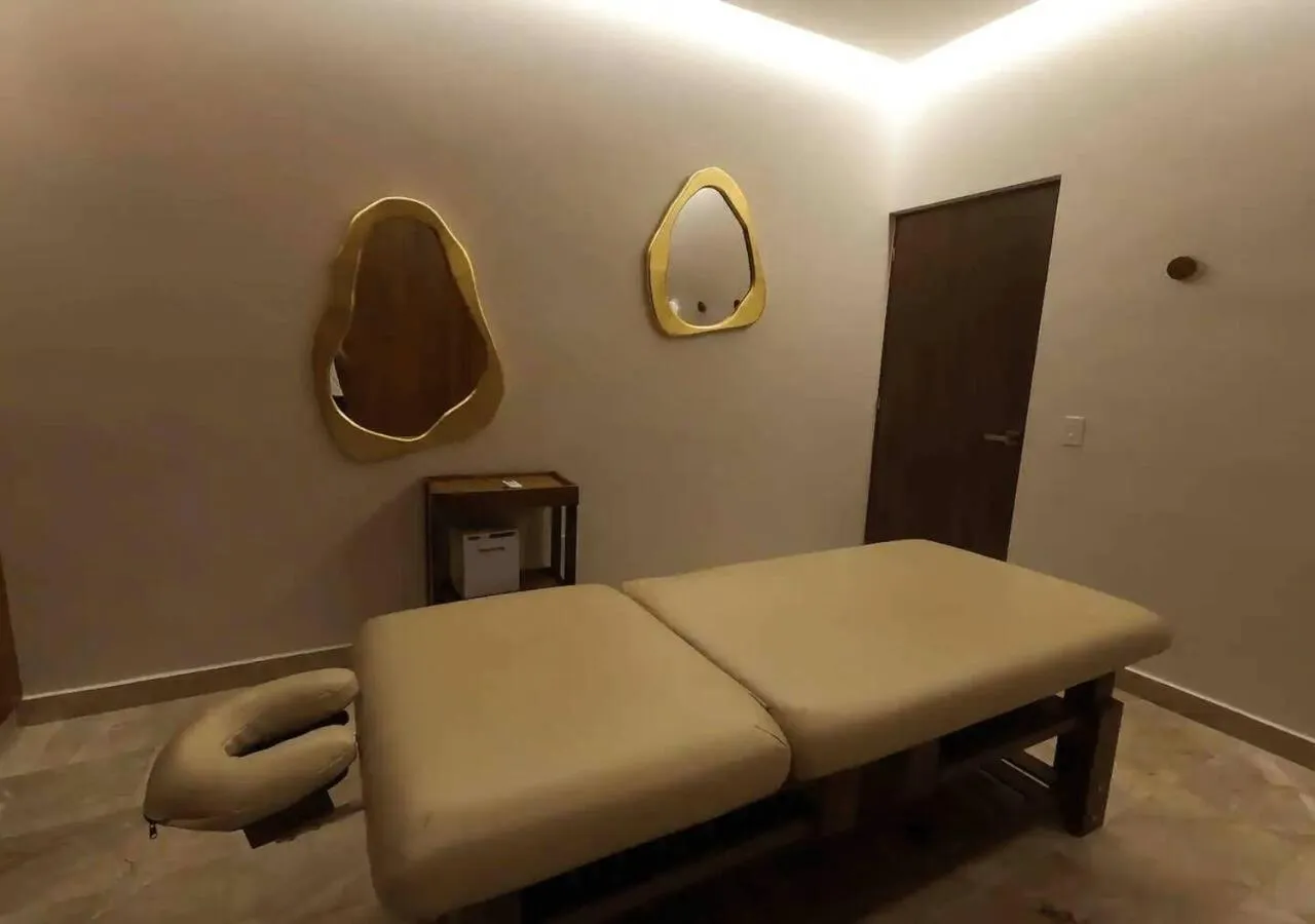 Spa and wellness centre/facilities in Luxury 1BR Condo Prime Location