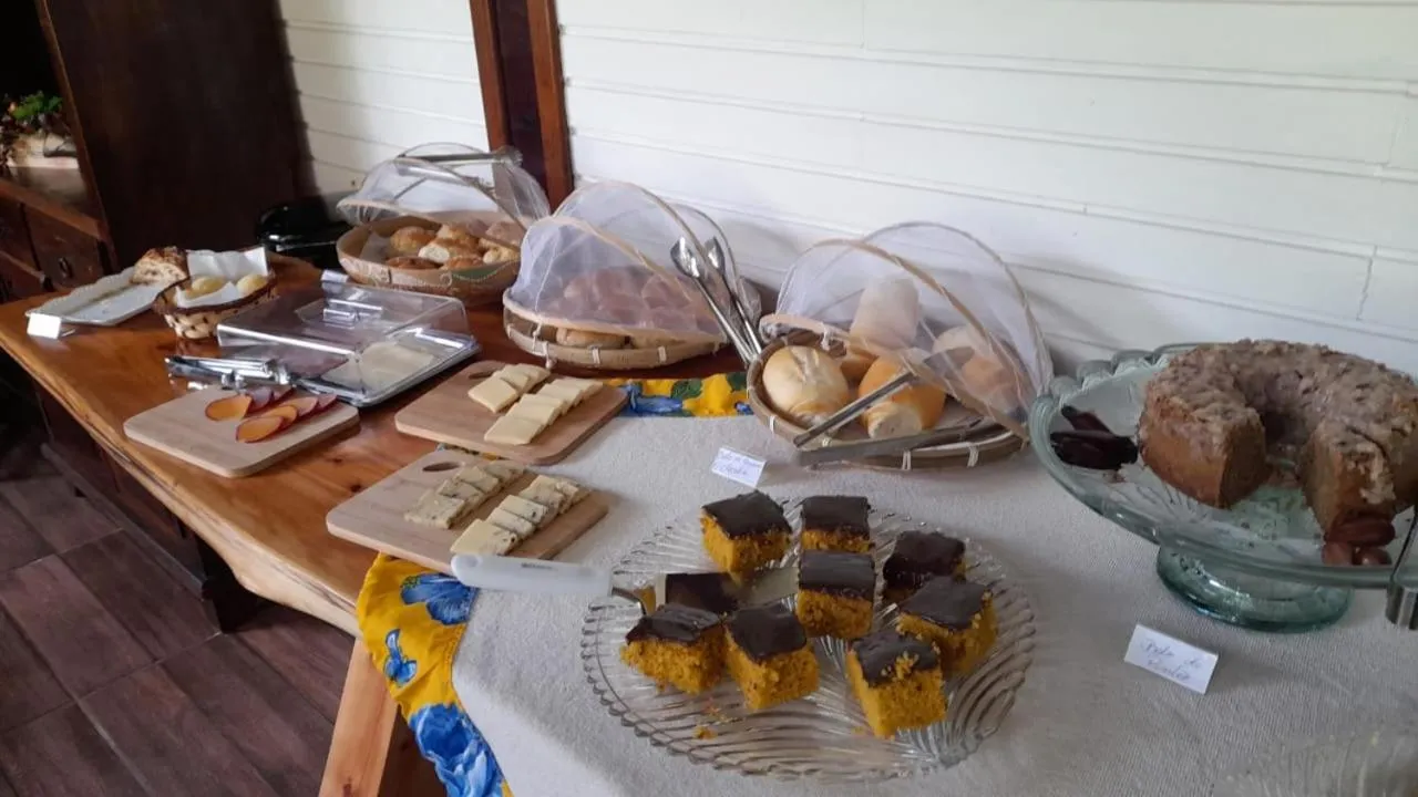 Buffet breakfast in Pousada Bosque do Visconde