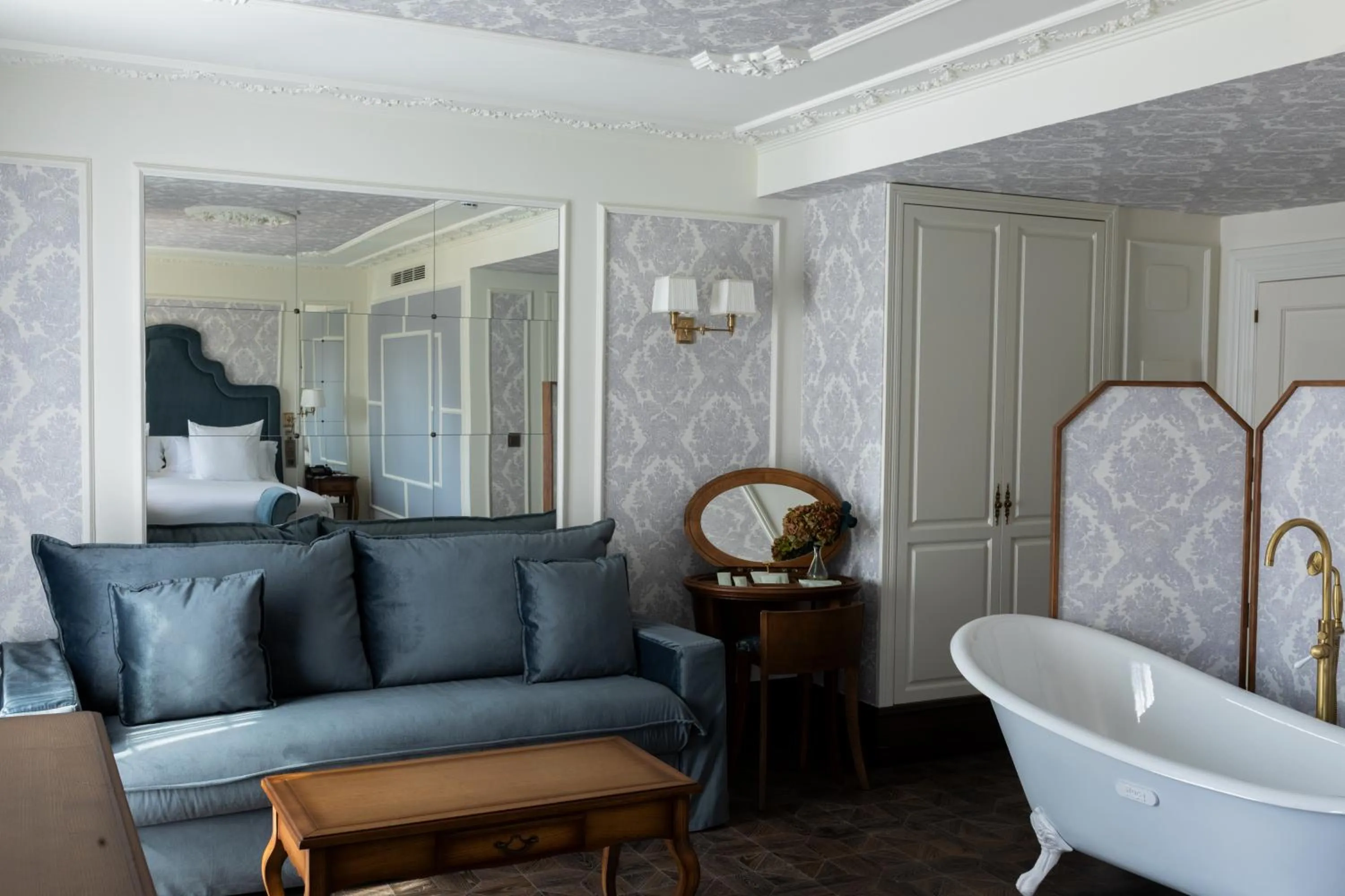 Bath in Hotel Luze Boutique San Sebastian