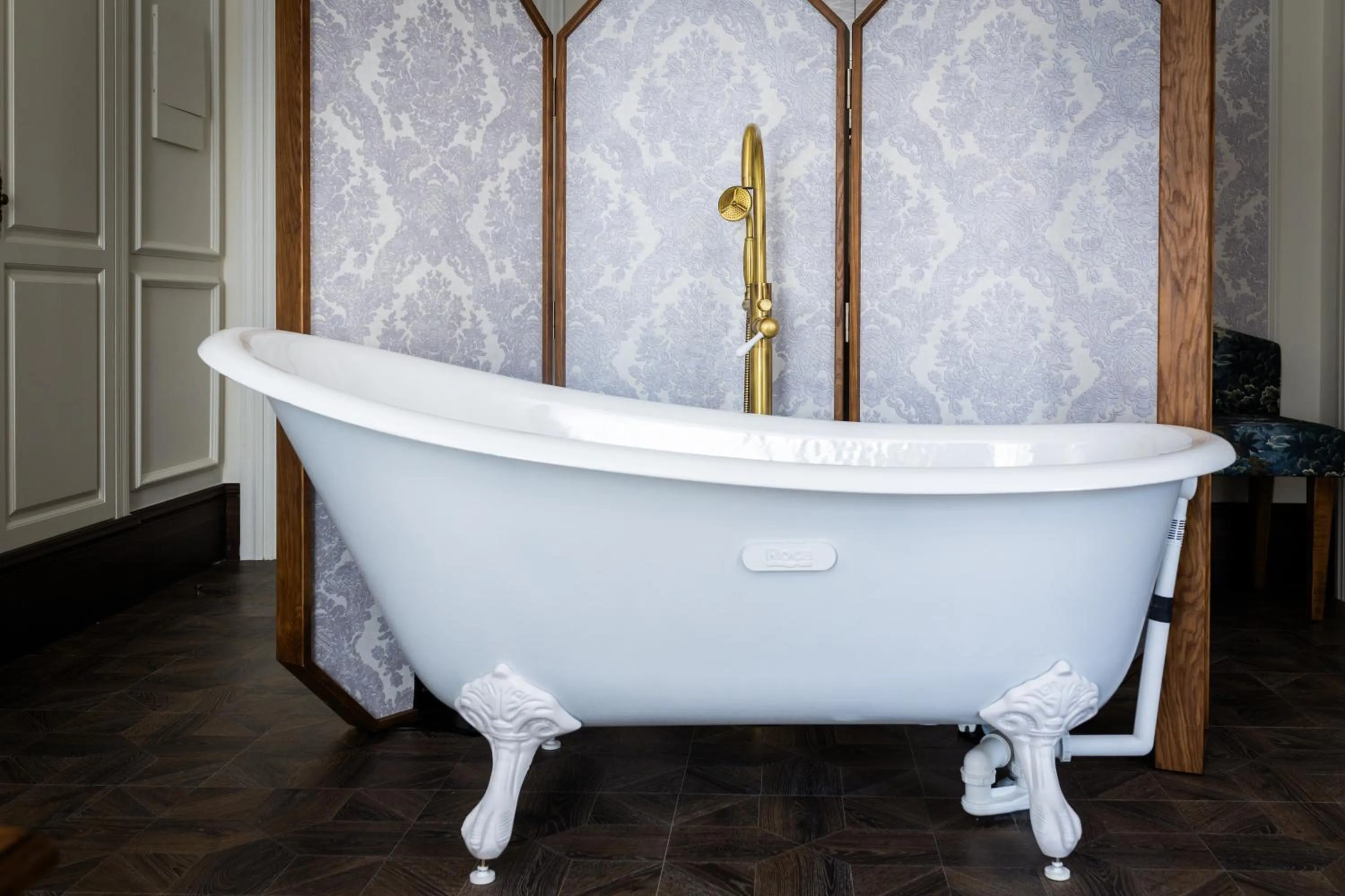 Bath in Hotel Luze Boutique San Sebastian