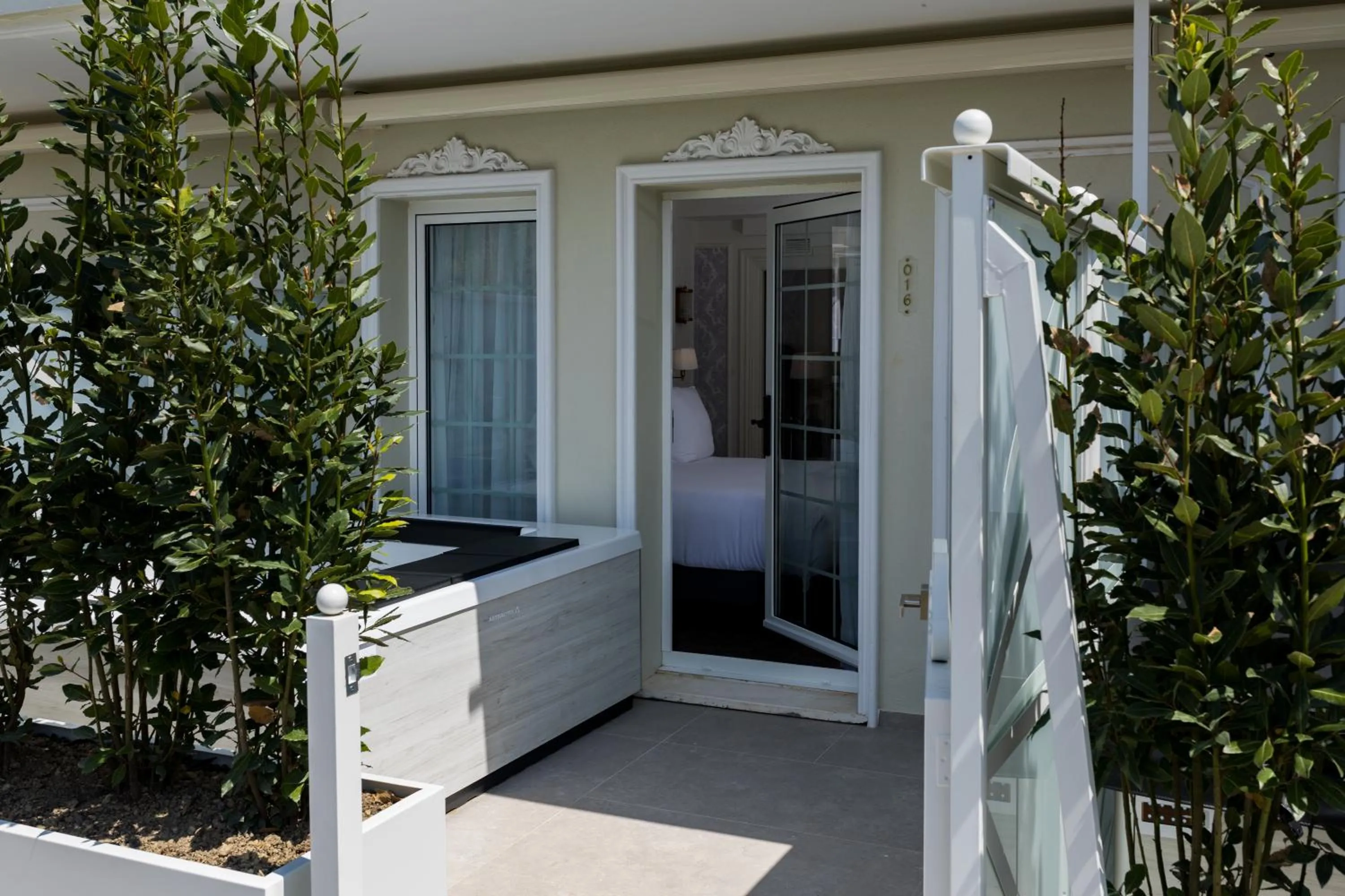 Hot Tub in Hotel Luze Boutique San Sebastian