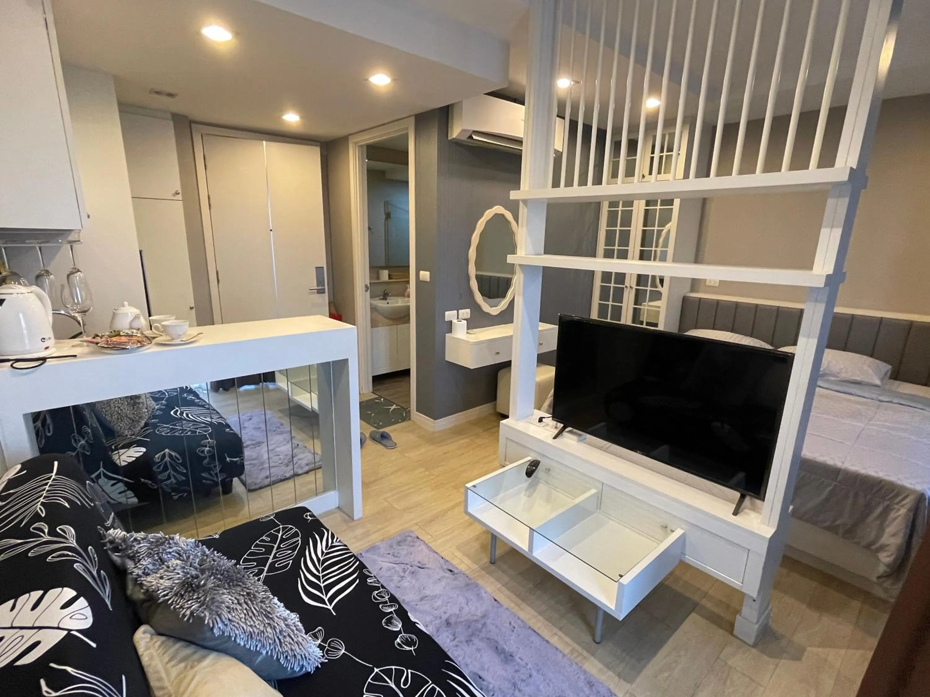 Bed in The Patio bangsaen miracle Seaview