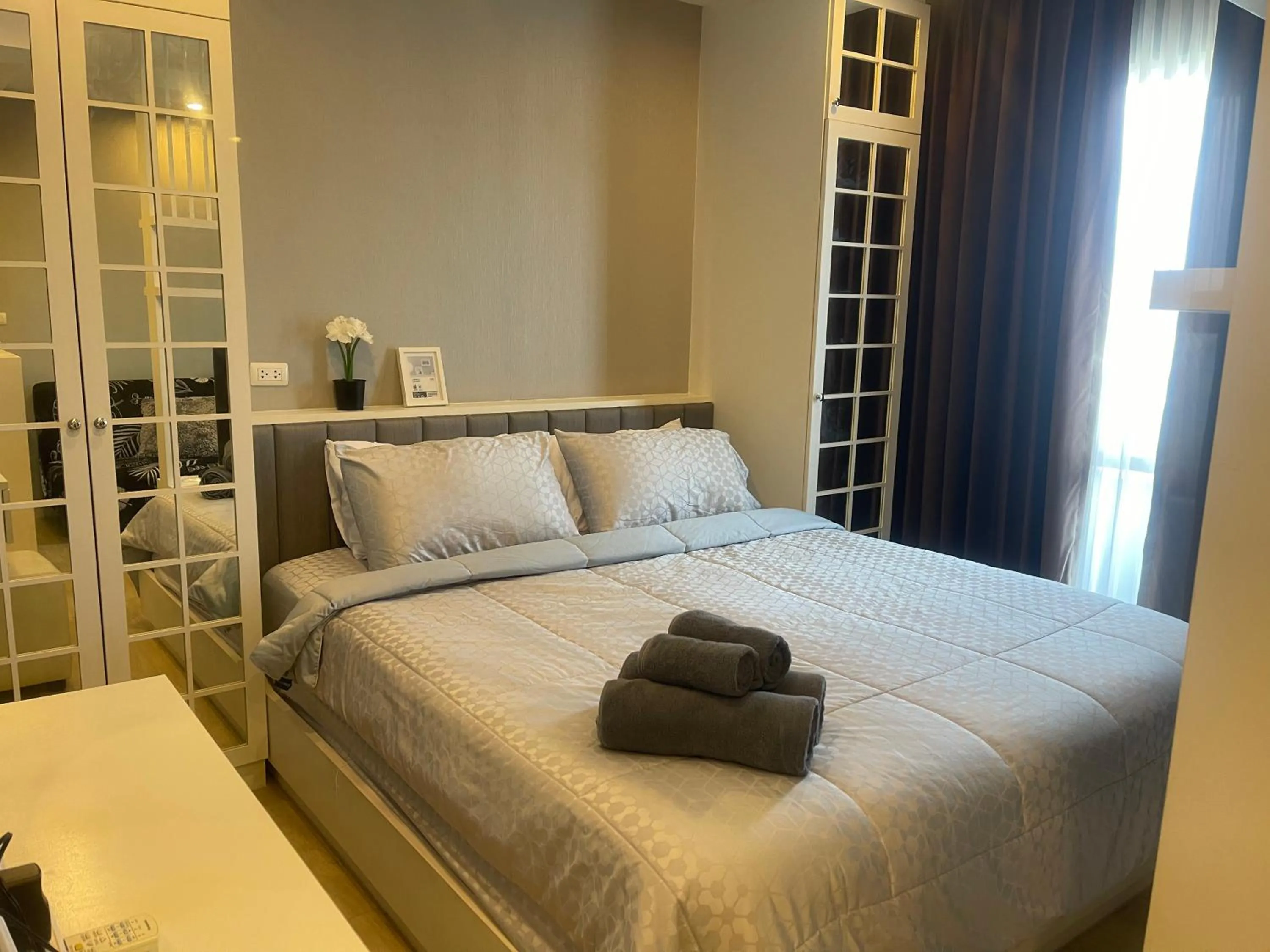 Bed in The Patio bangsaen miracle Seaview