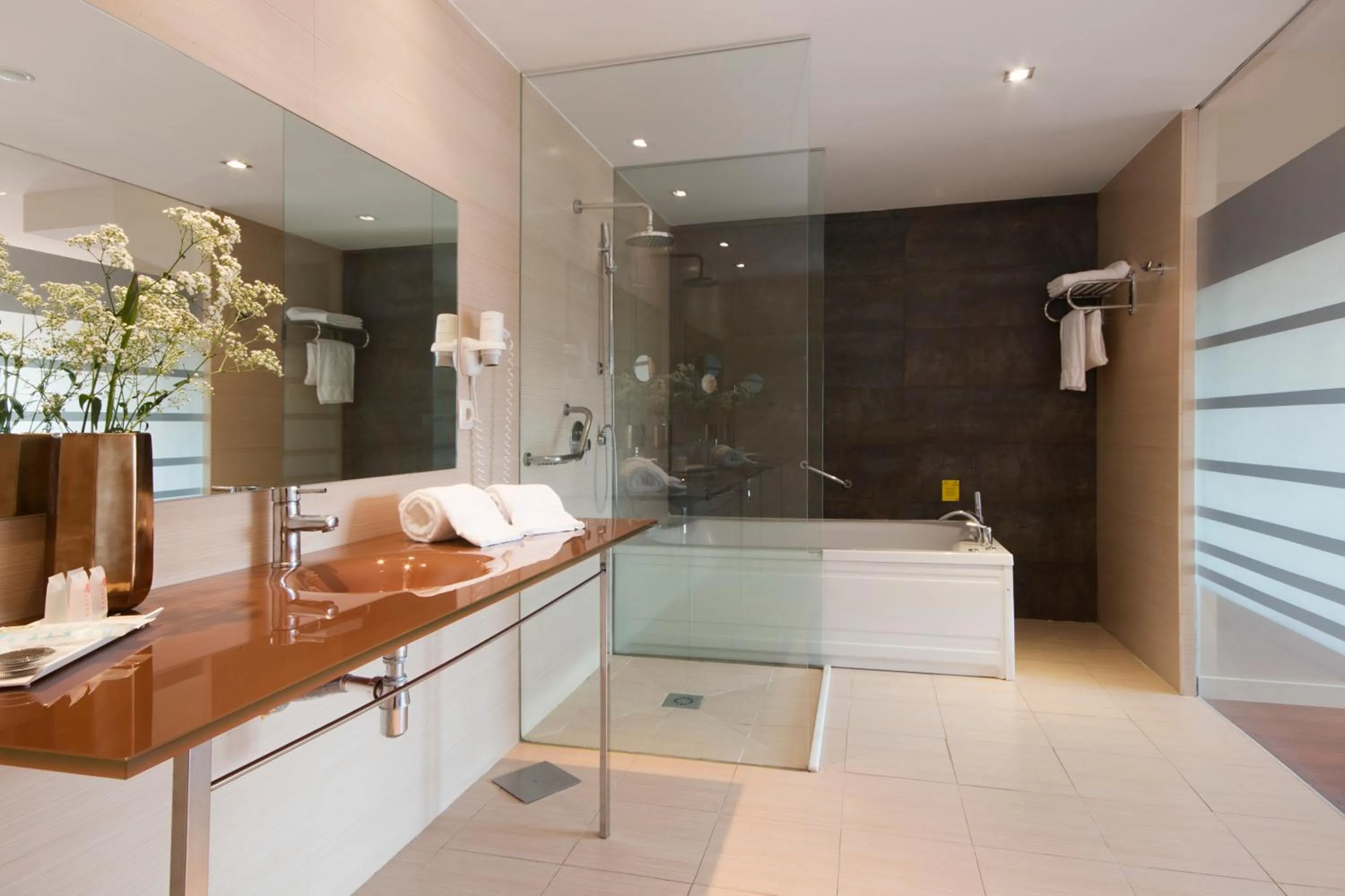 Bathroom in Hotel Granada Palace