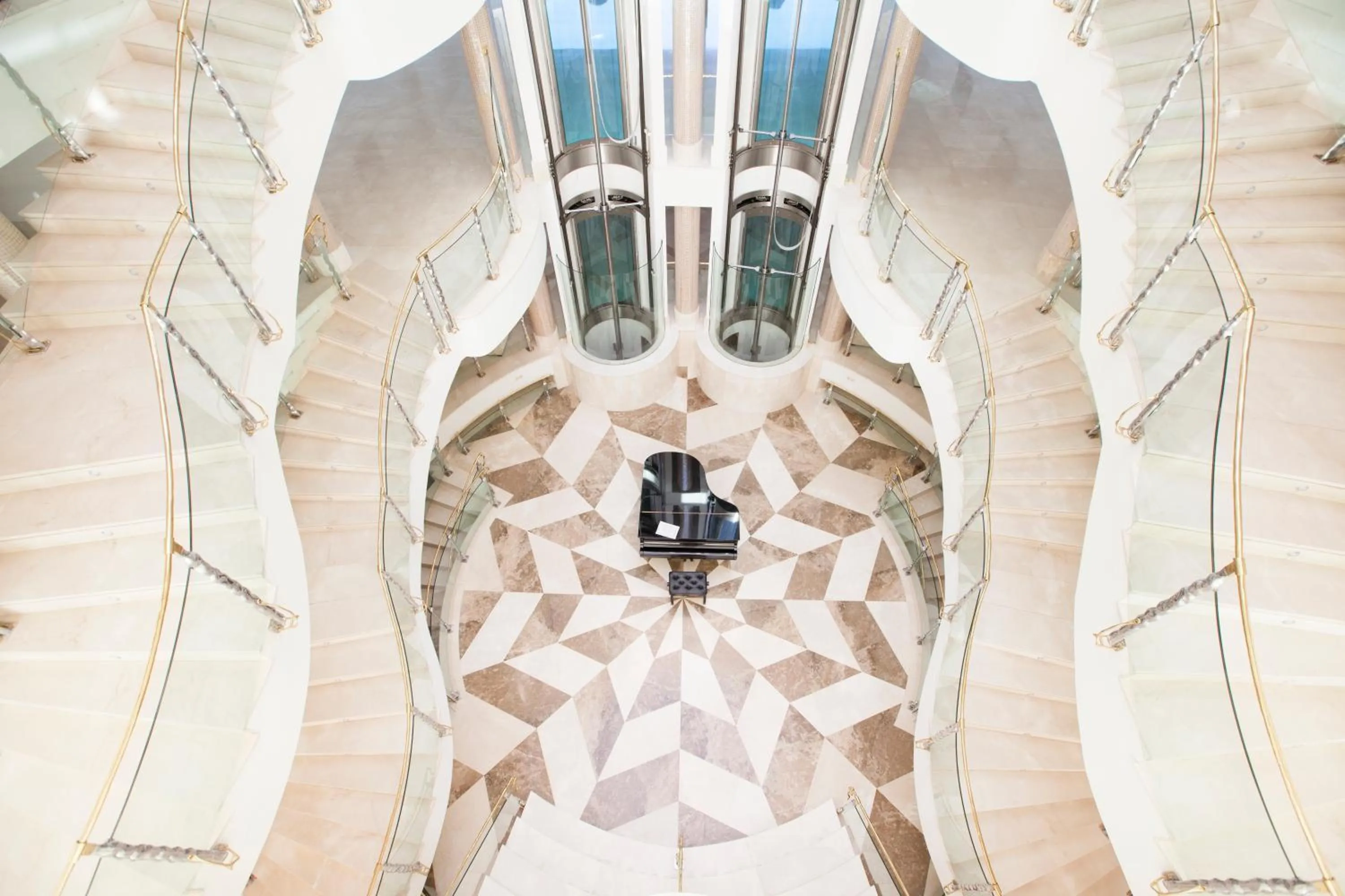 Patio in Hotel Granada Palace