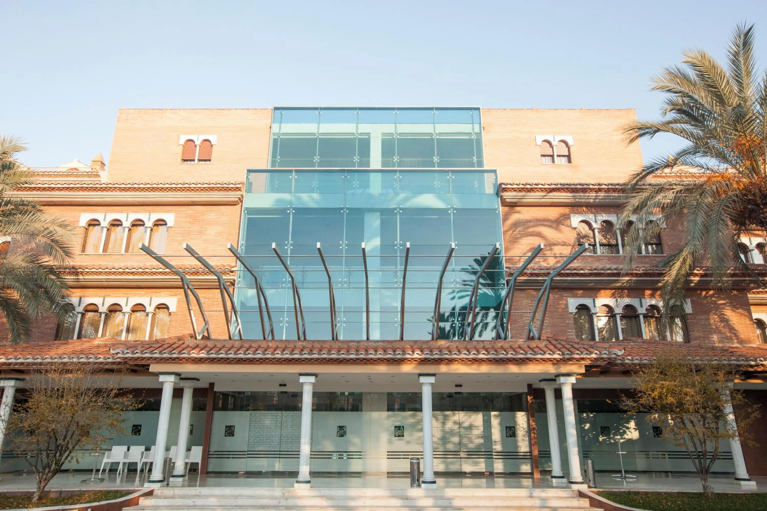 Facade/entrance in Hotel Granada Palace