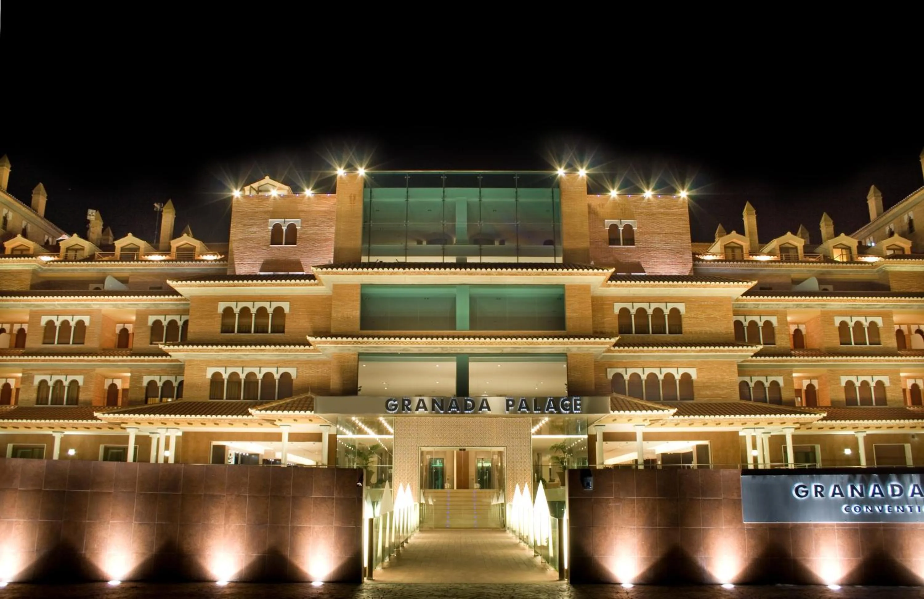 Facade/entrance in Hotel Granada Palace