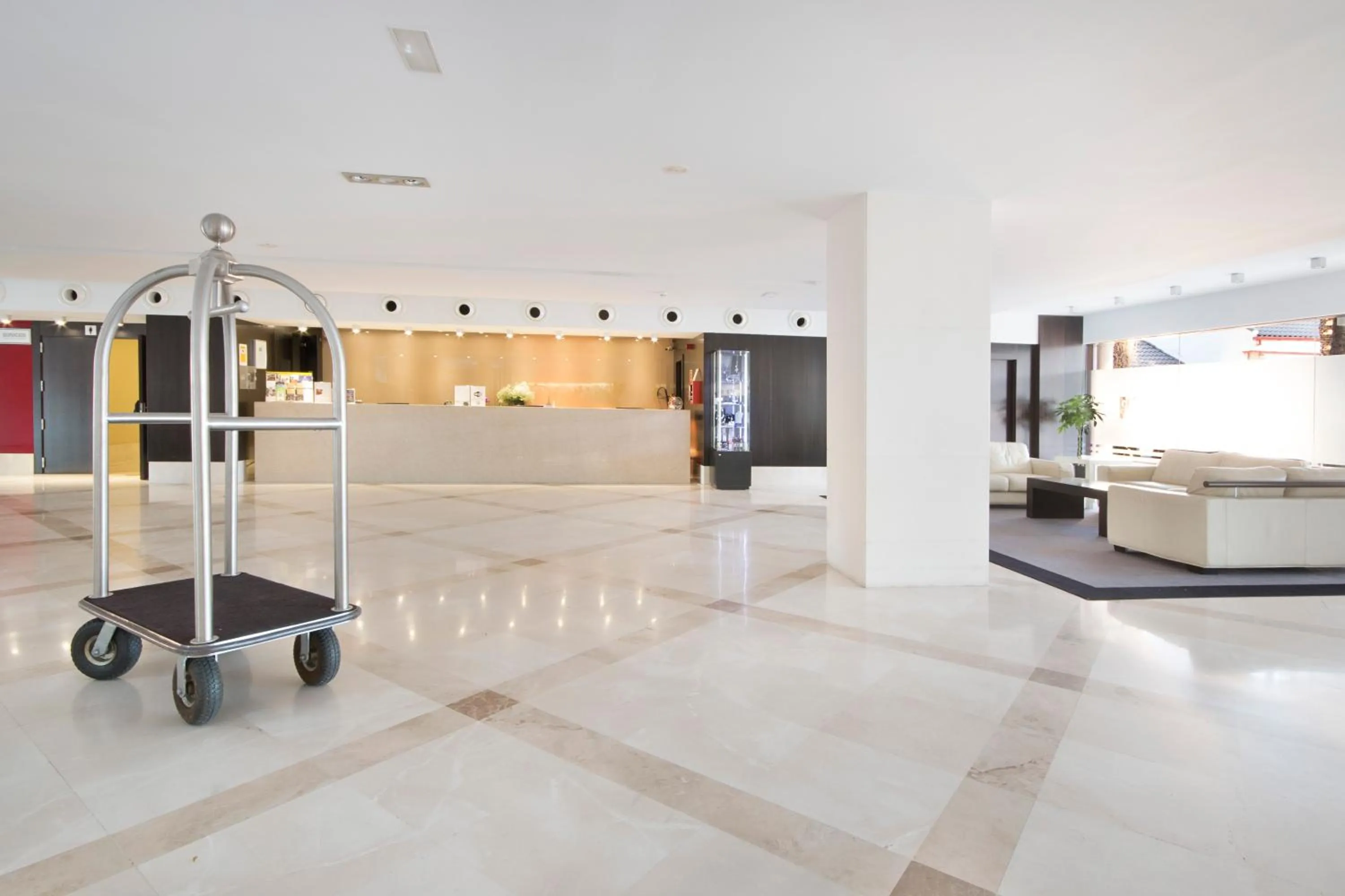 Lobby or reception in Hotel Granada Palace