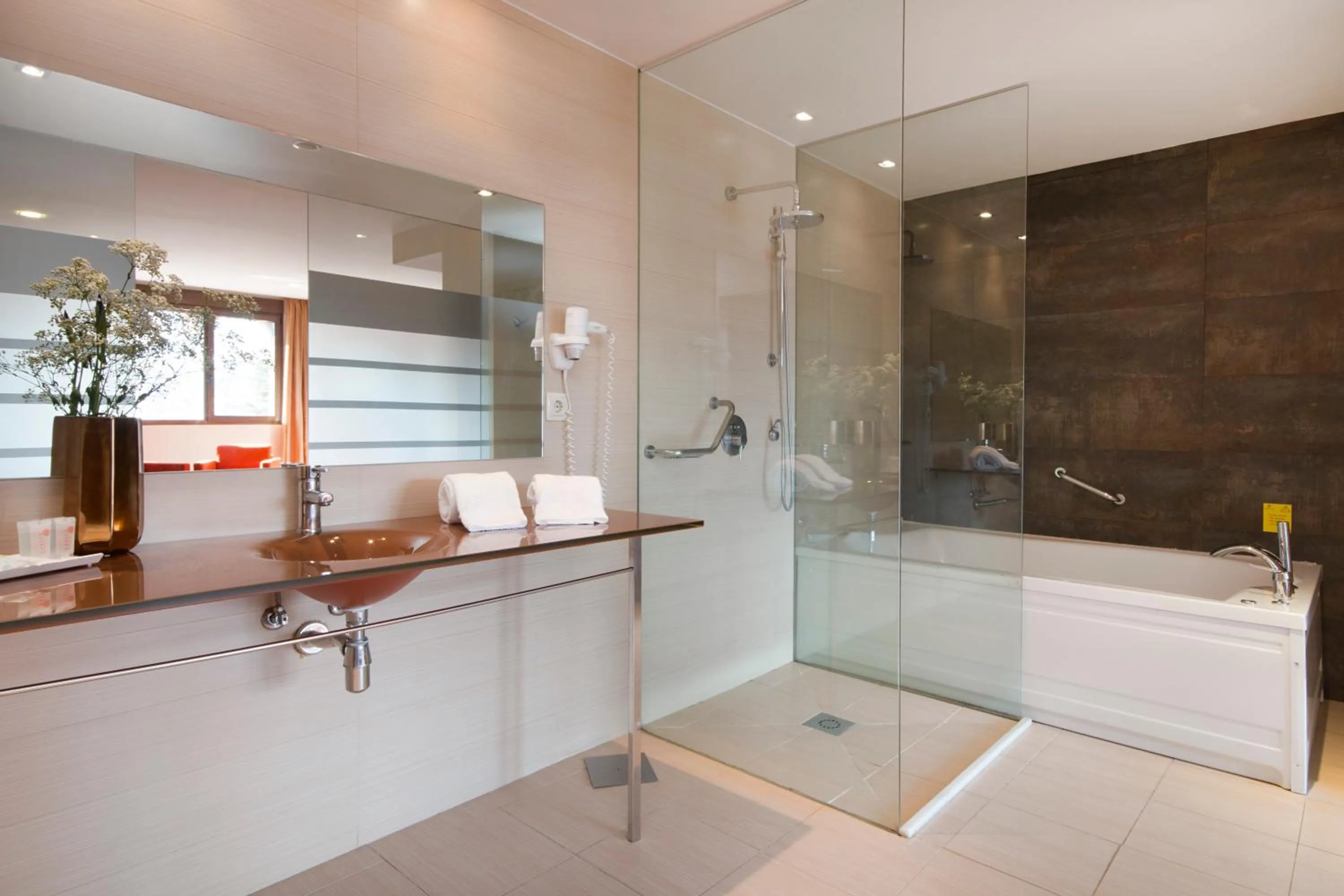 Bathroom in Hotel Granada Palace