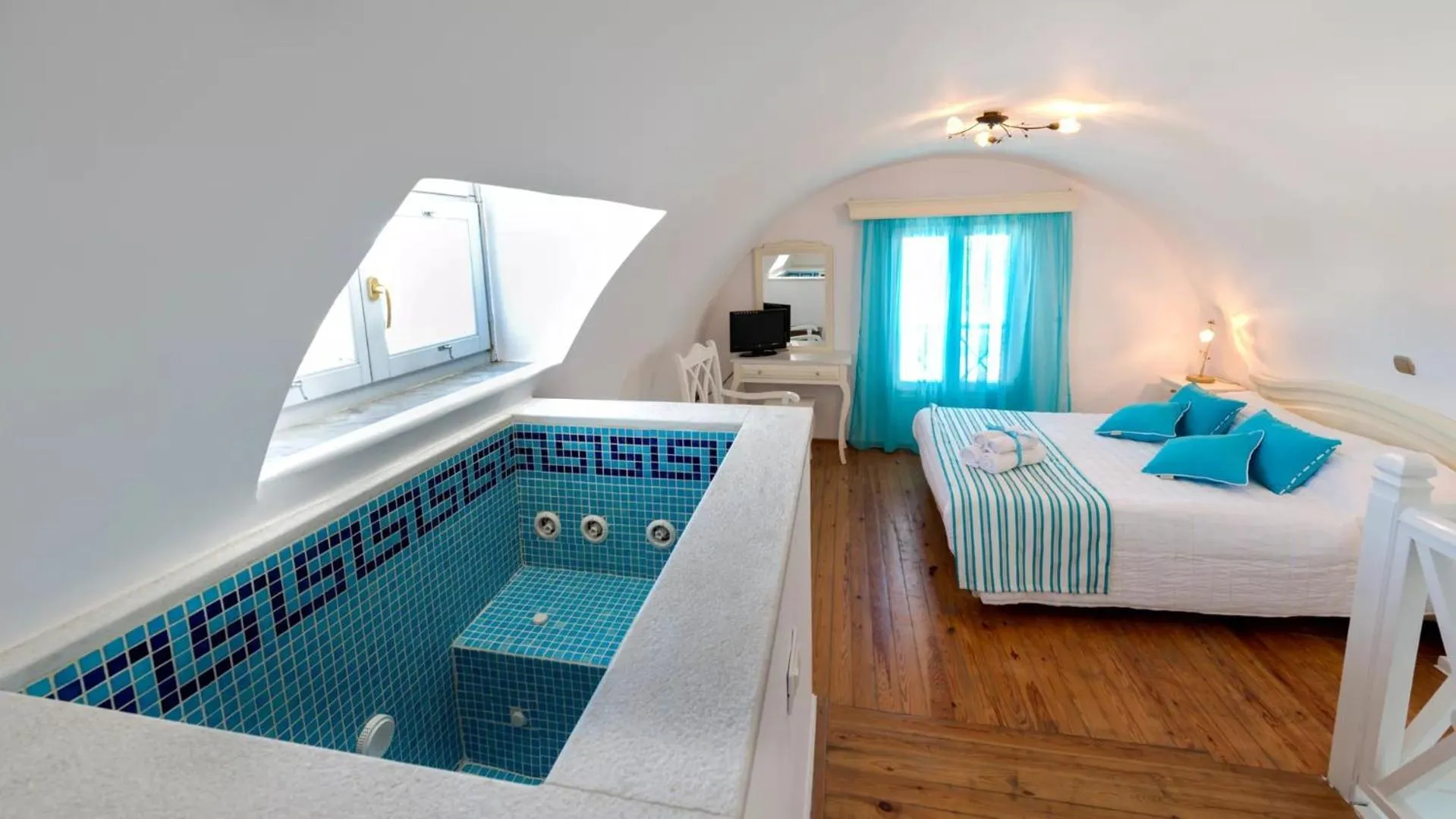 Bed in Ellinon Thea Boutique Hotel