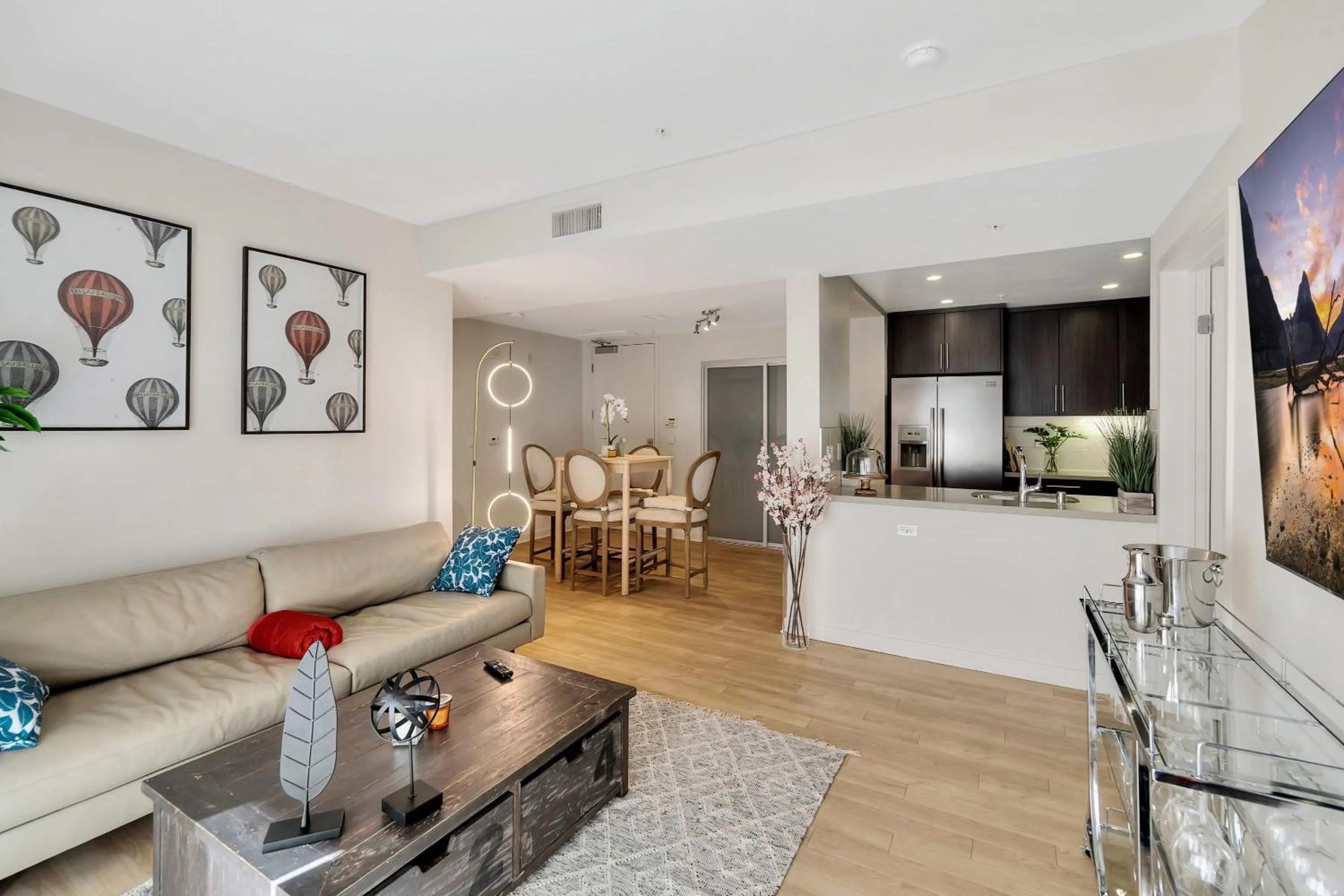 5 Heart of Santa Monica apartment