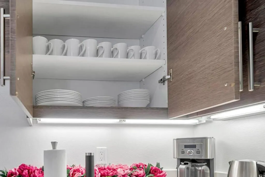 5 Heart of Santa Monica apartment