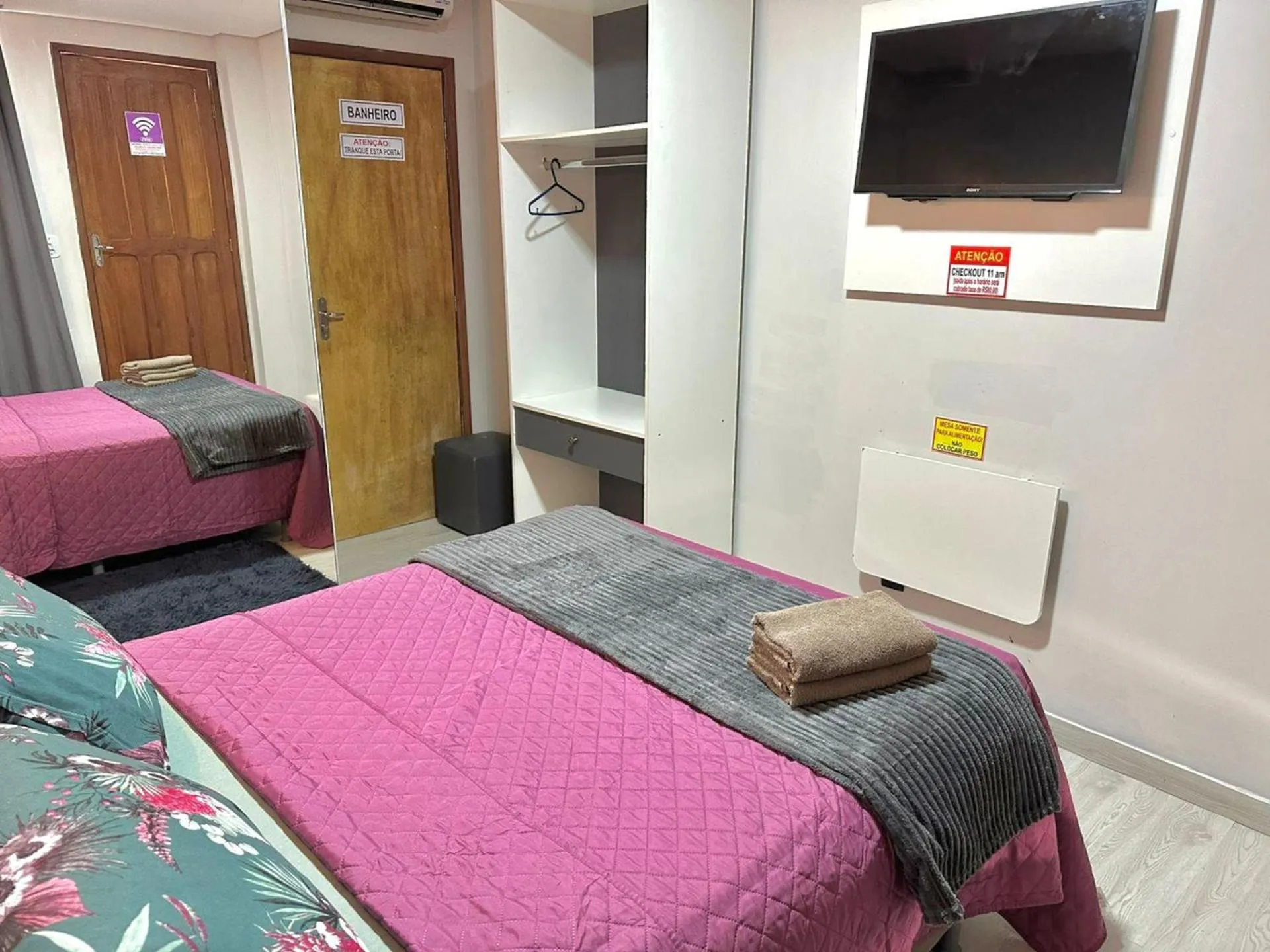 Photo of the whole room, Bed in Hotel Manaus - Dom Pedro