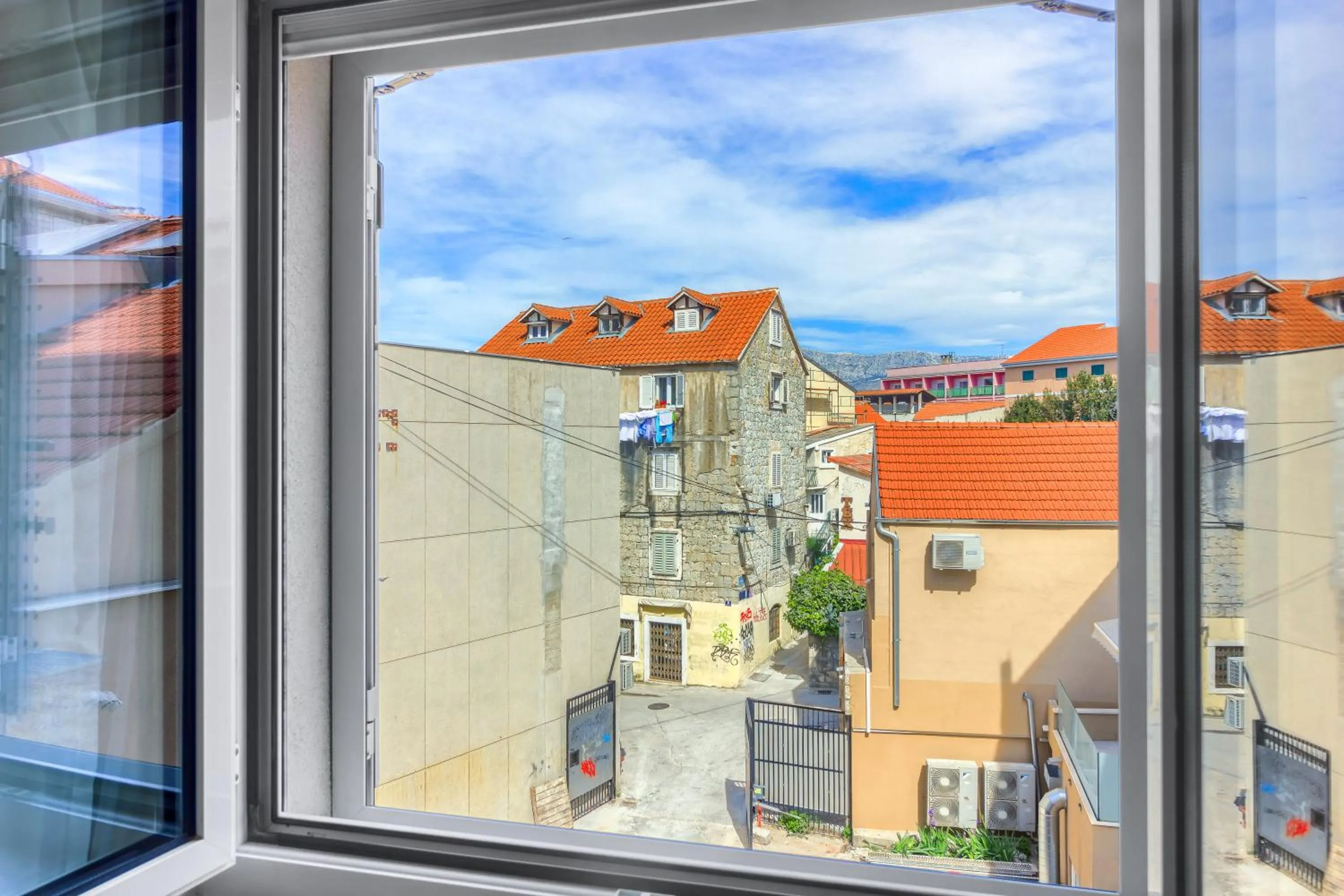 City view in Irini Luxury Rooms
