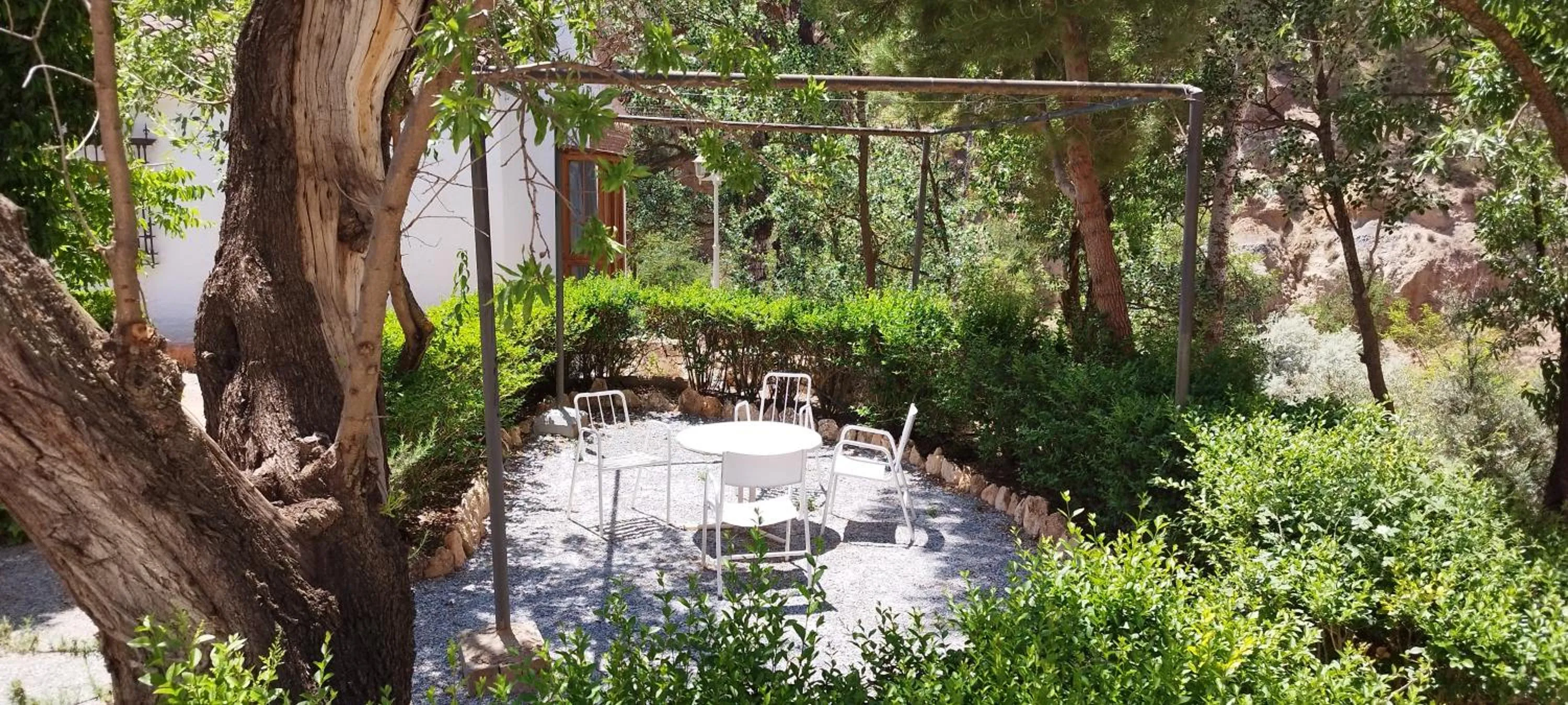 Casas Cueva y Cortijo La Tala en Guadix