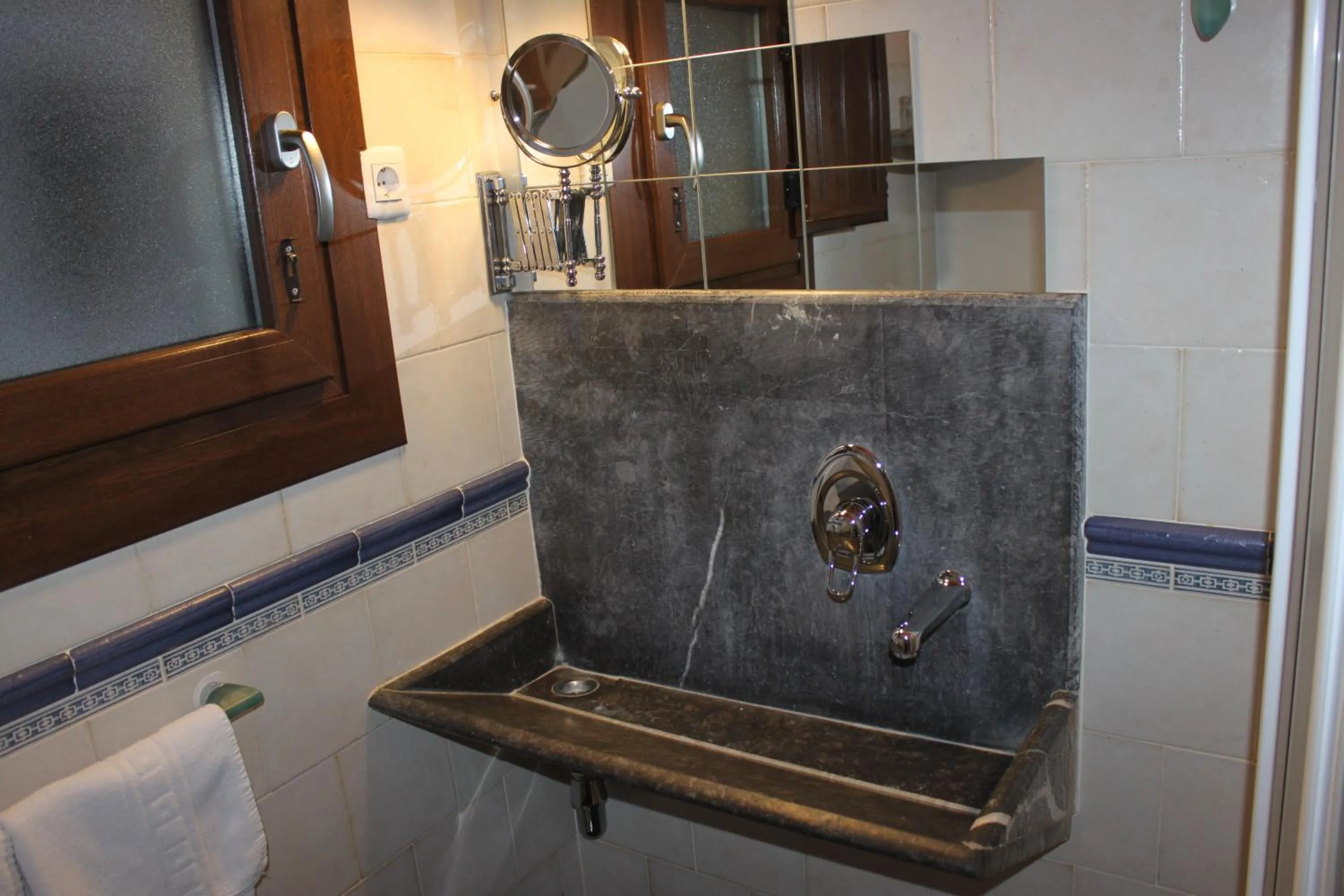 Bathroom in Hotel SPA Atxaspi