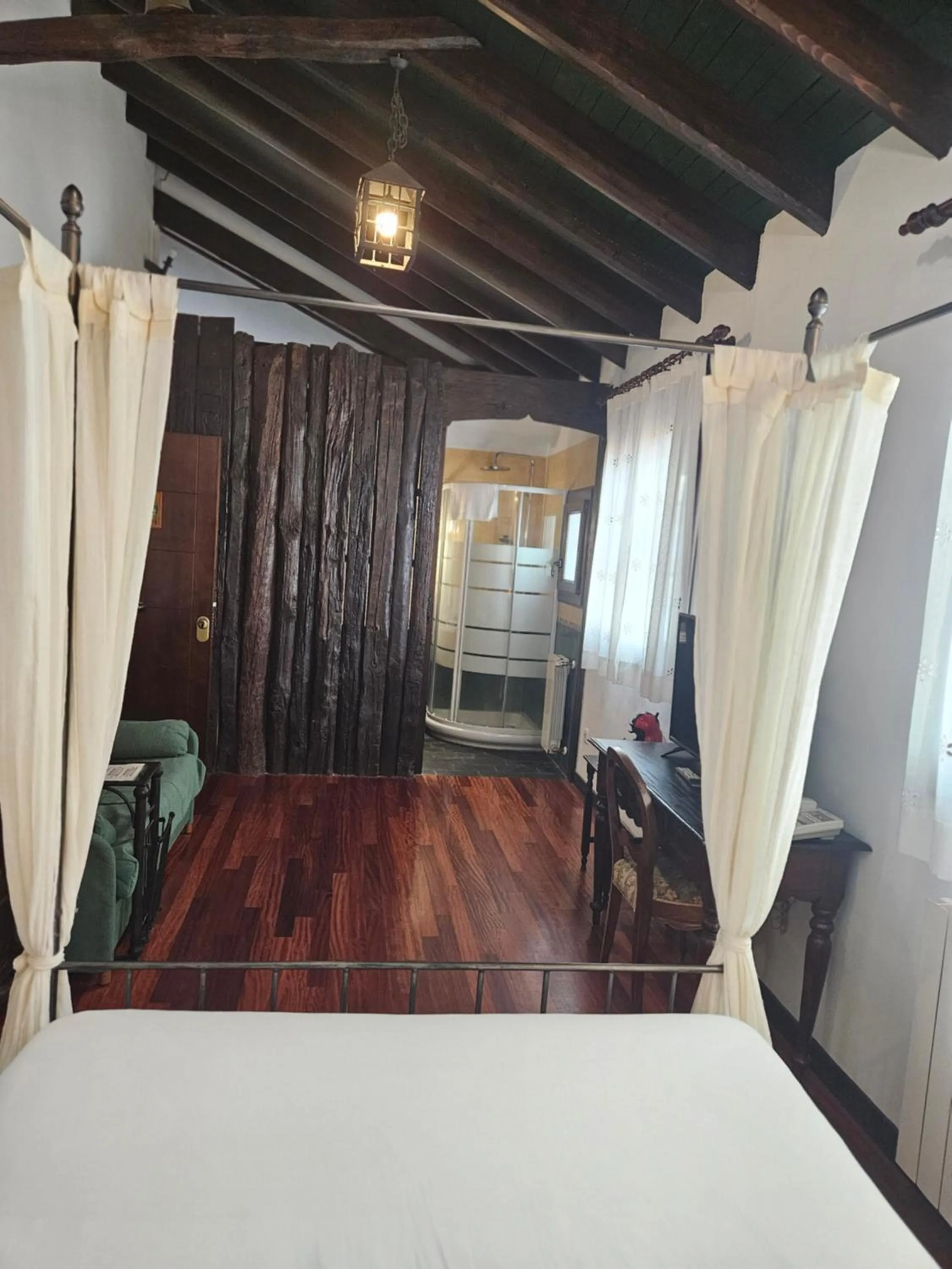 Photo of the whole room, Bed in Hotel SPA Atxaspi