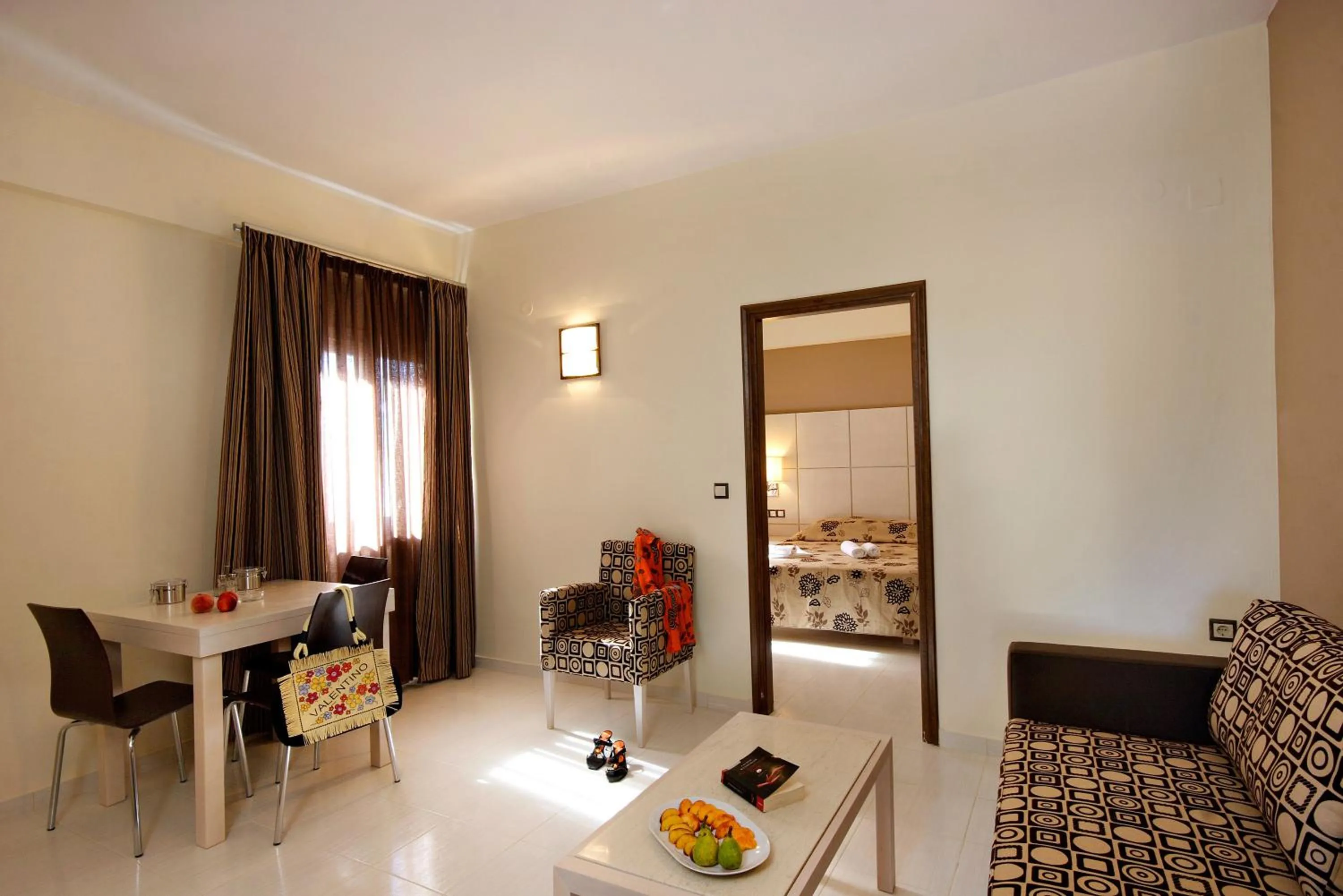 Living room in Theros Hotel