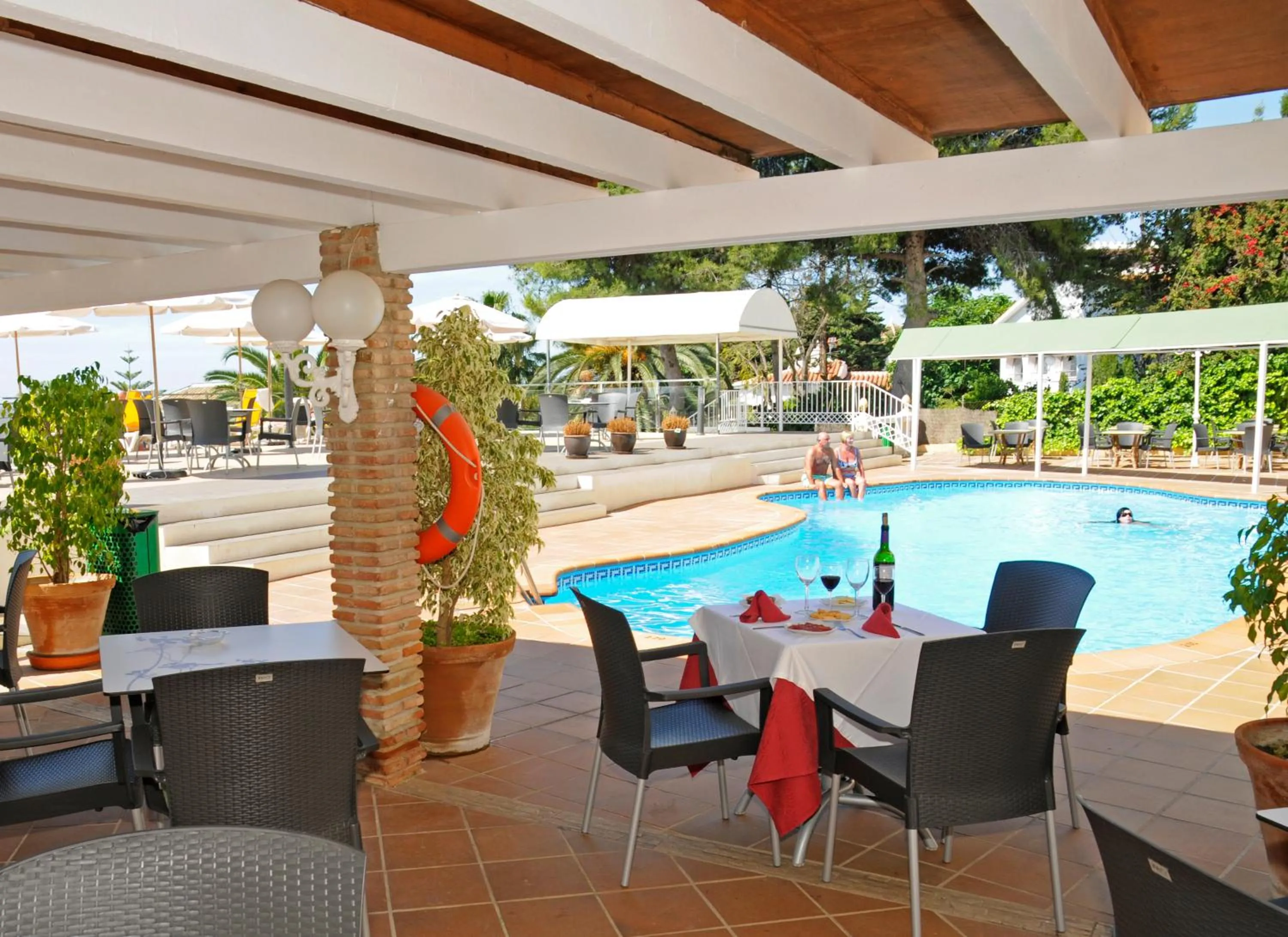 Restaurant/places to eat in Hotel Nerja Club by Dorobe