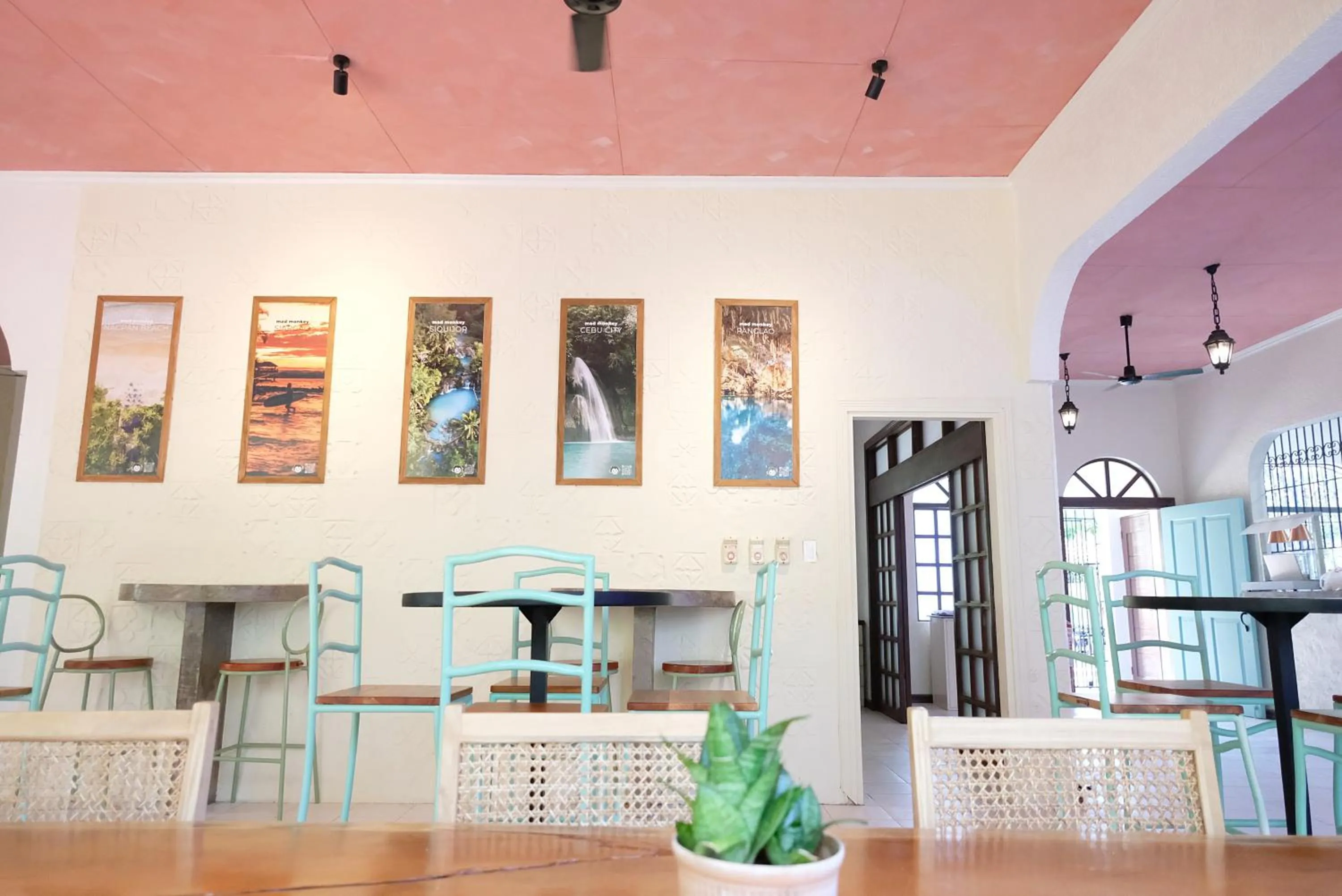 Restaurant/places to eat in Mad Monkey Dumaguete