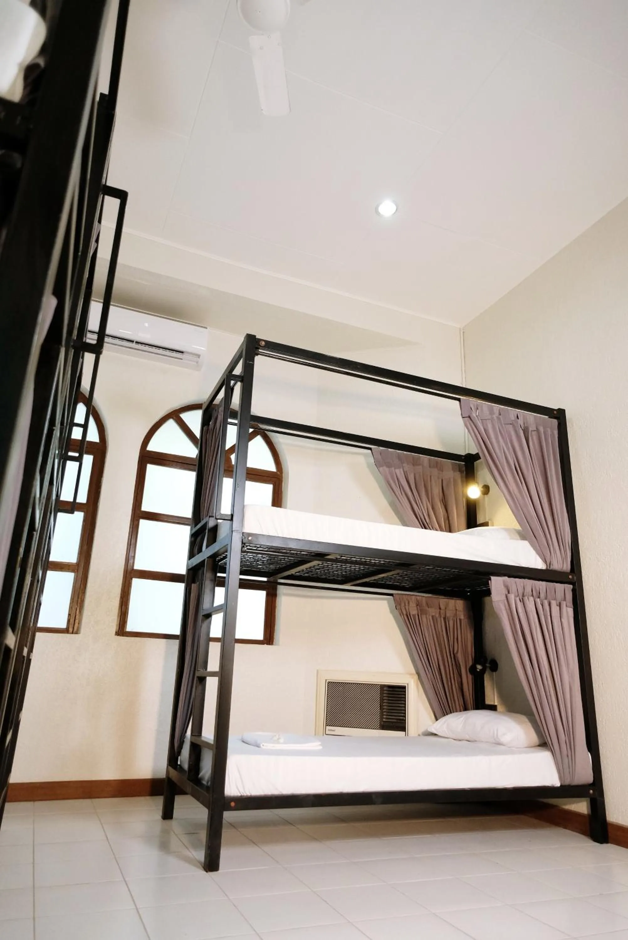 Bed in Mad Monkey Dumaguete