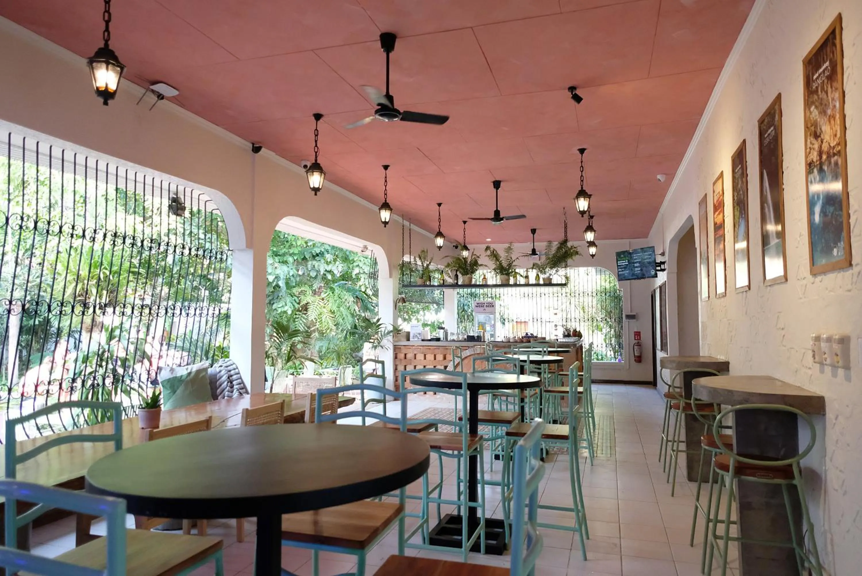 Restaurant/places to eat in Mad Monkey Dumaguete