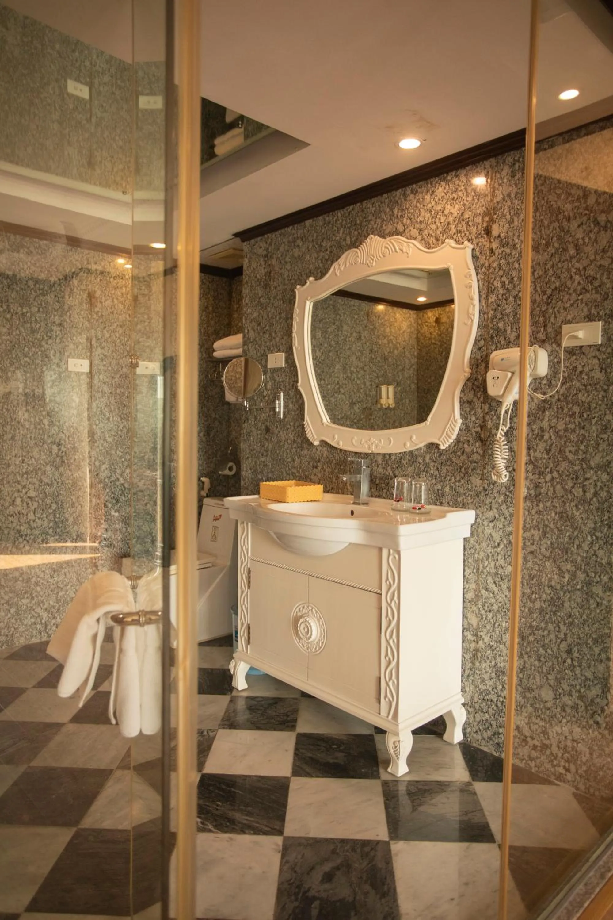 Shower in Sao Mai Hotel