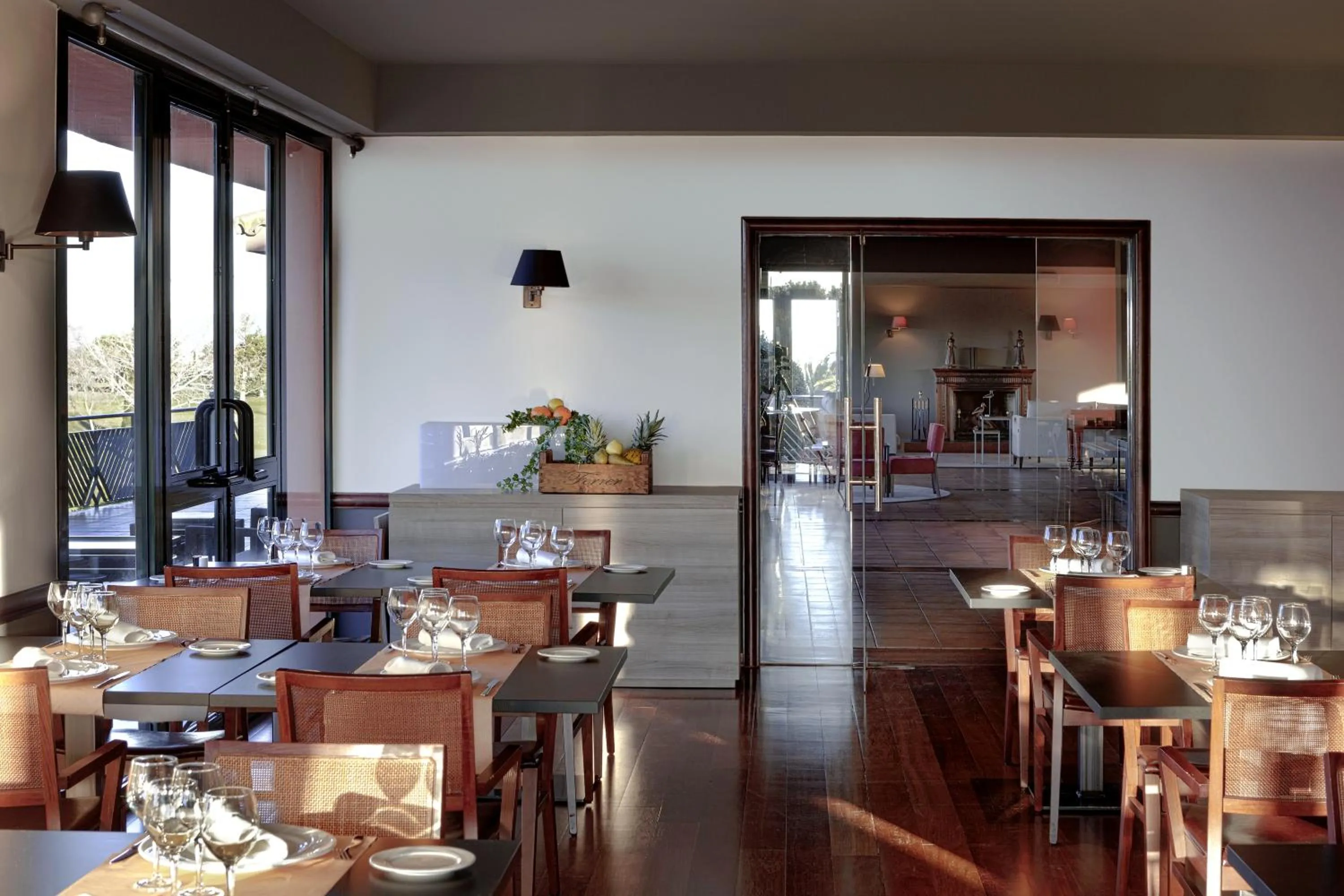 Restaurant/places to eat in Apartahotel Suites Vila Birdie