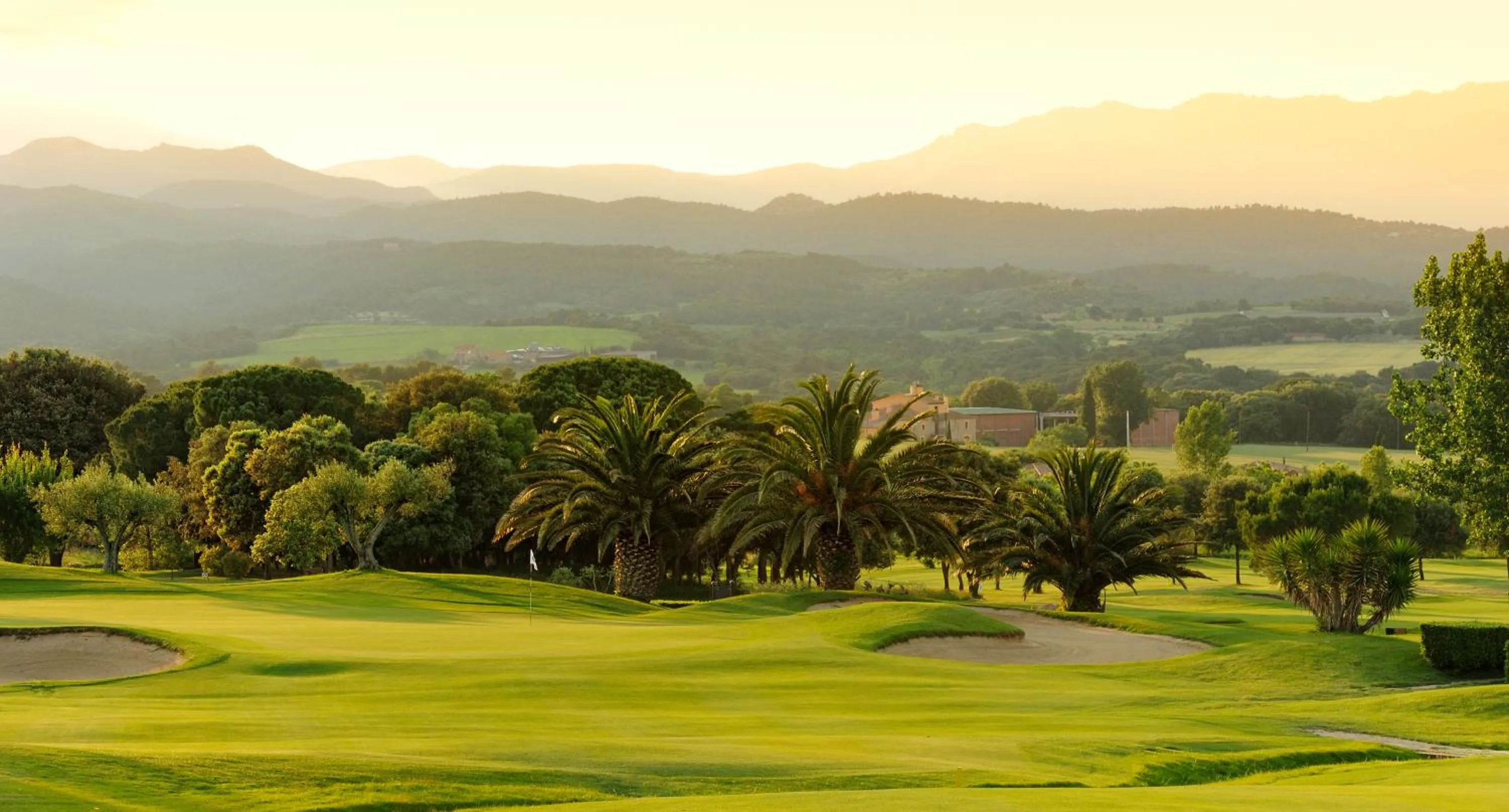 Golfcourse in Apartahotel Suites Vila Birdie