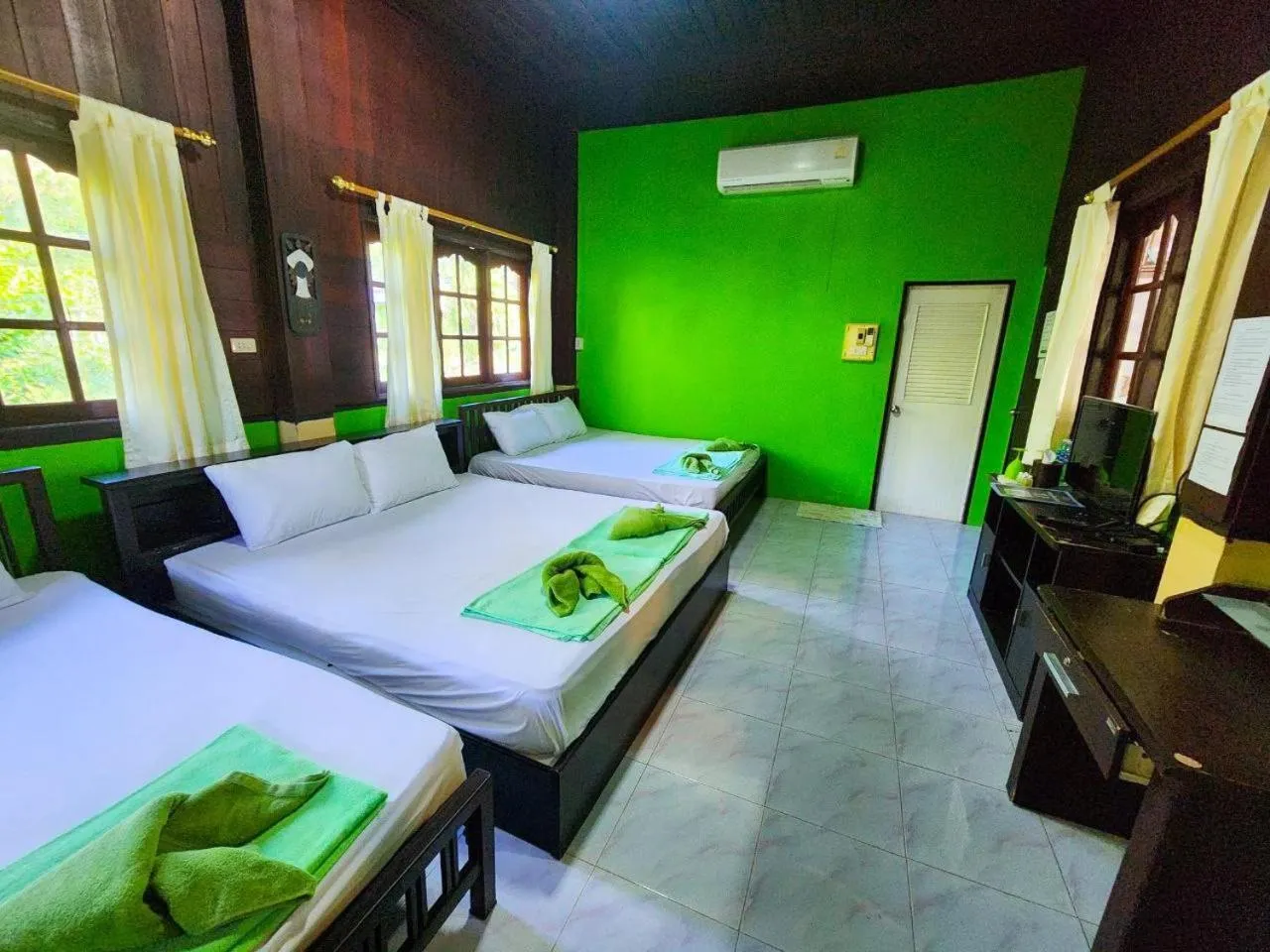 Bedroom, Bed in Banmae Resort Kohchang