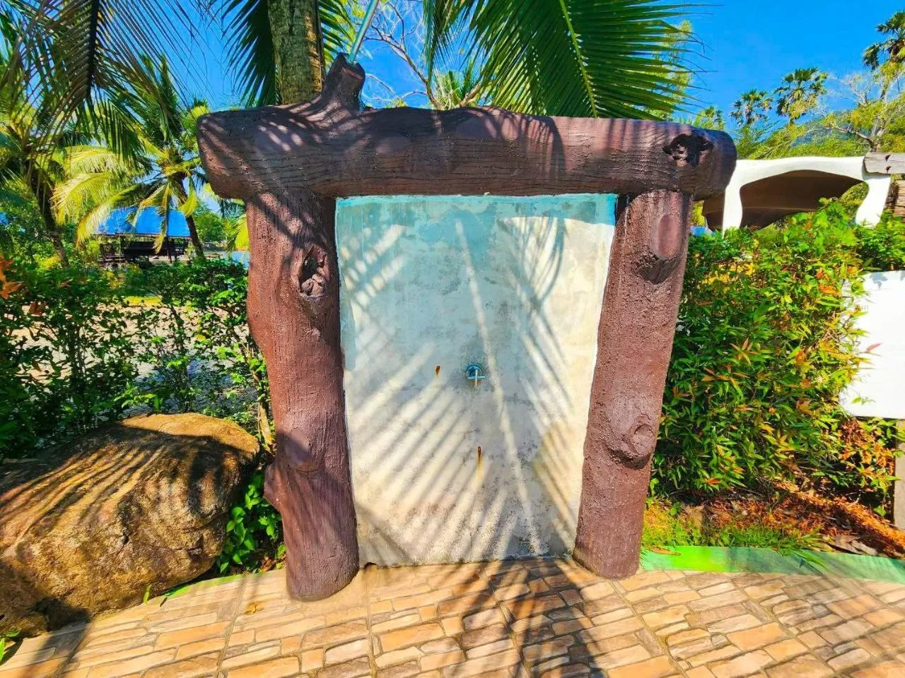 Swimming pool in Banmae Resort Kohchang