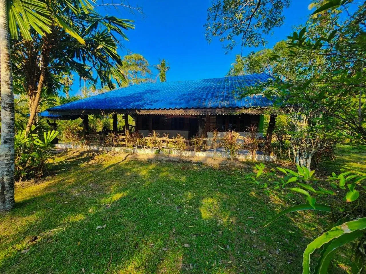 Garden in Banmae Resort Kohchang