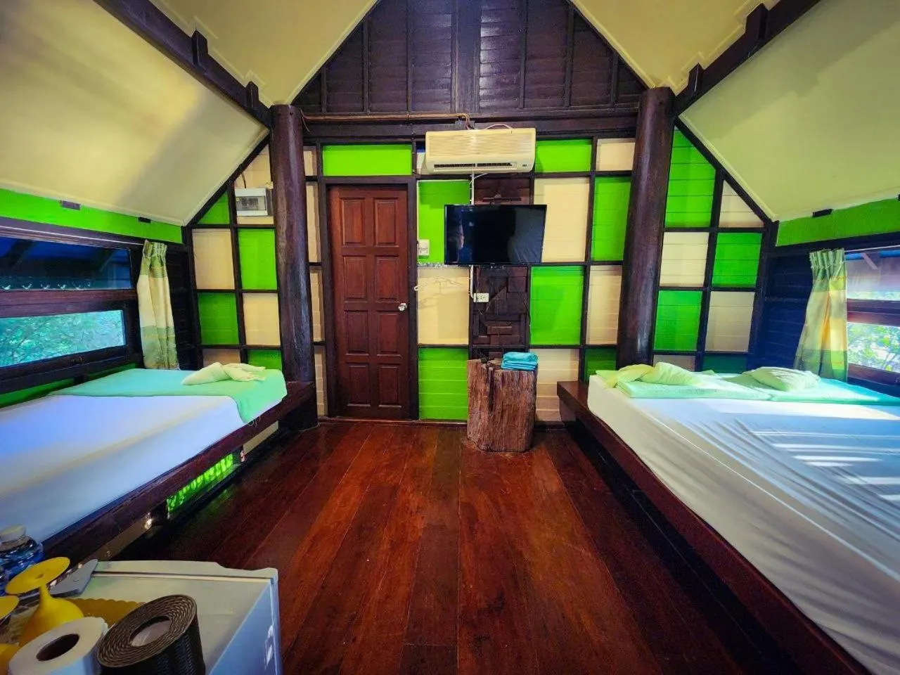 TV and multimedia, Bed in Banmae Resort Kohchang