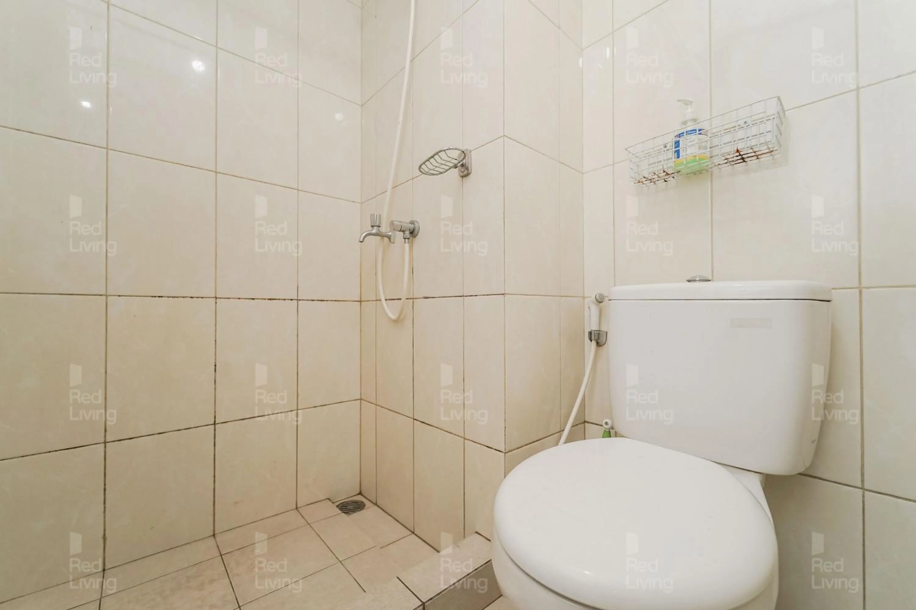 Bathroom in RedLiving Apartemen Springlake Summarecon - Kamarku Tower Azolla