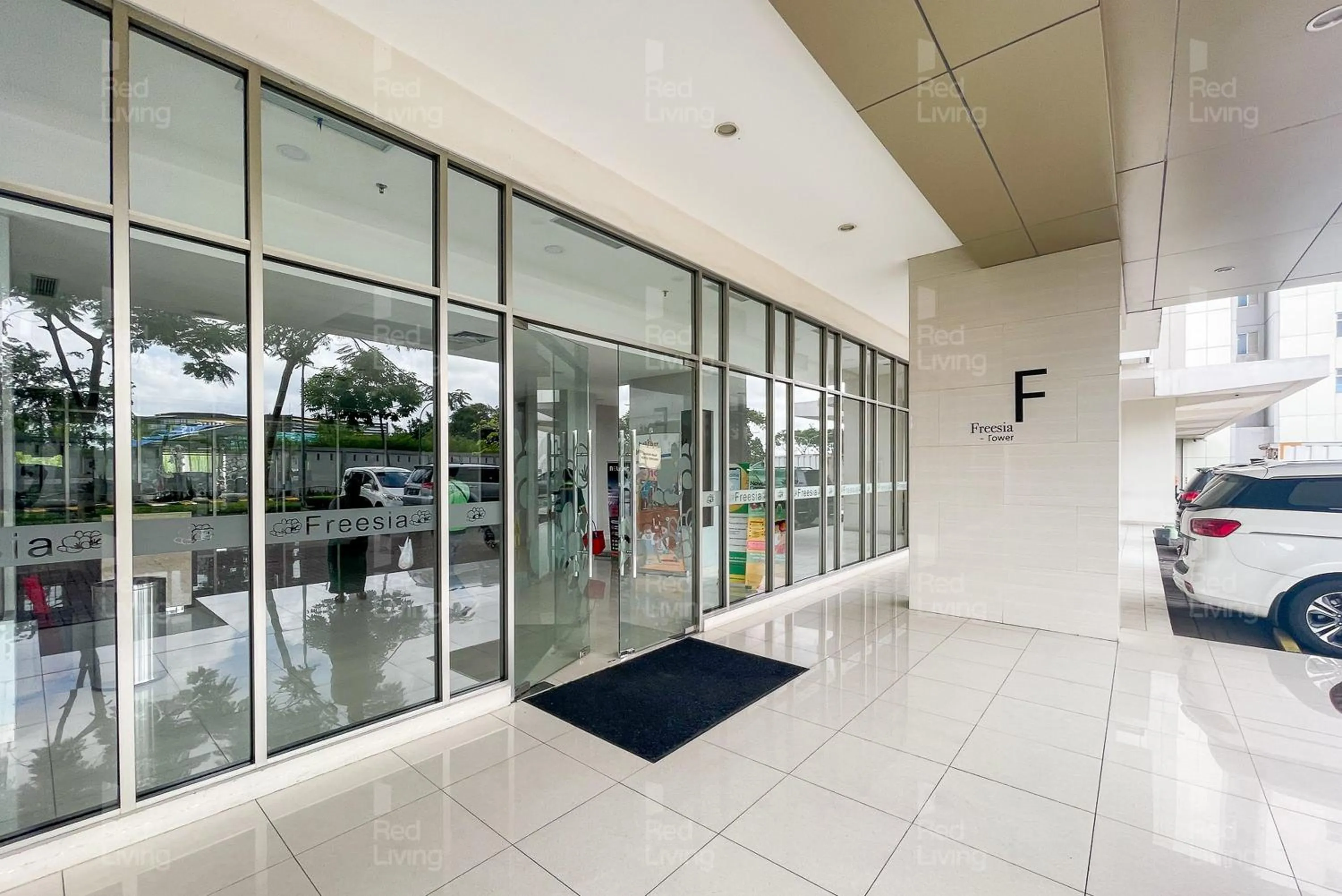 Facade/entrance in RedLiving Apartemen Springlake Summarecon - Kamarku Tower Azolla
